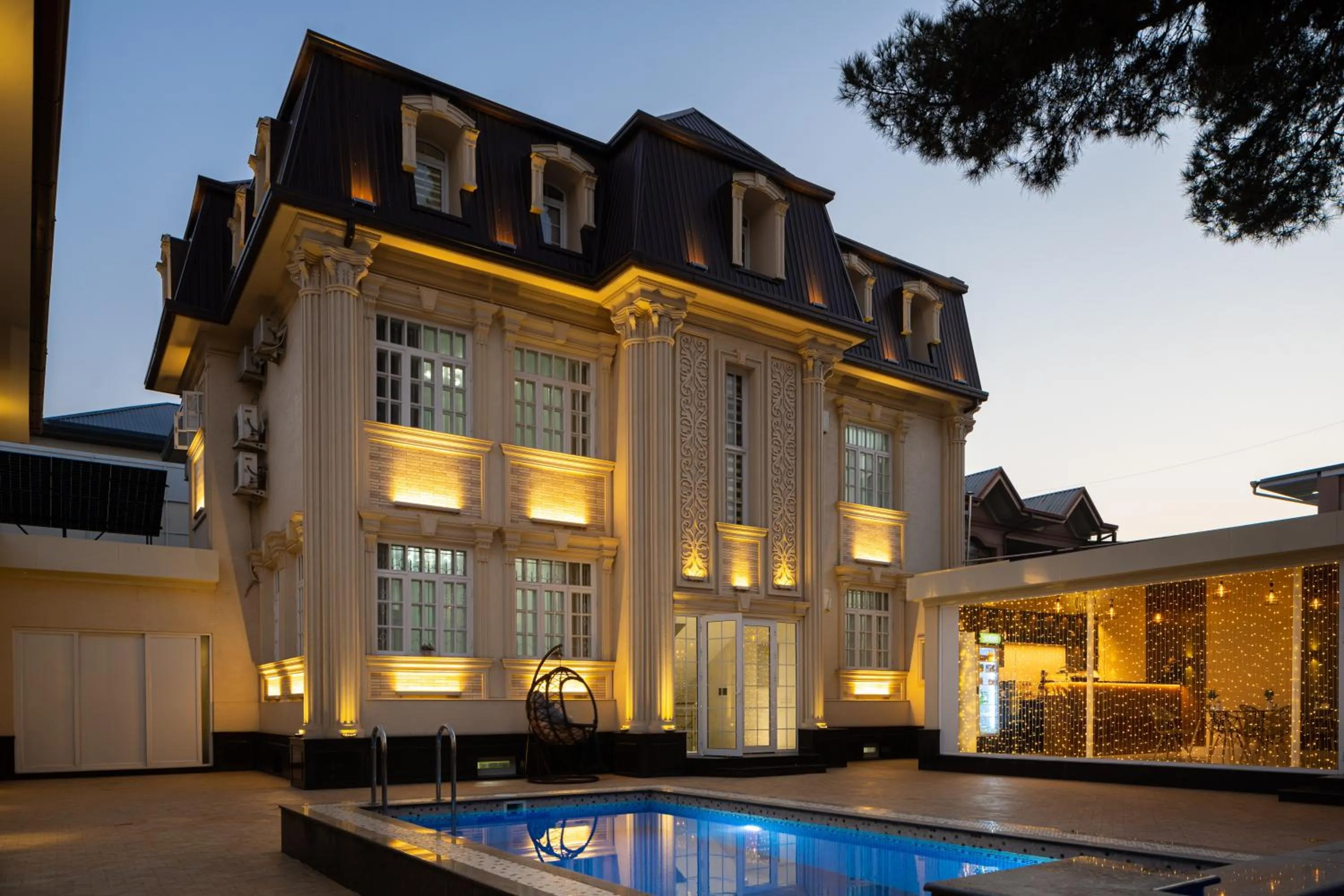 Property building in Shoxjahon Hotel - 600 Mbps Internet