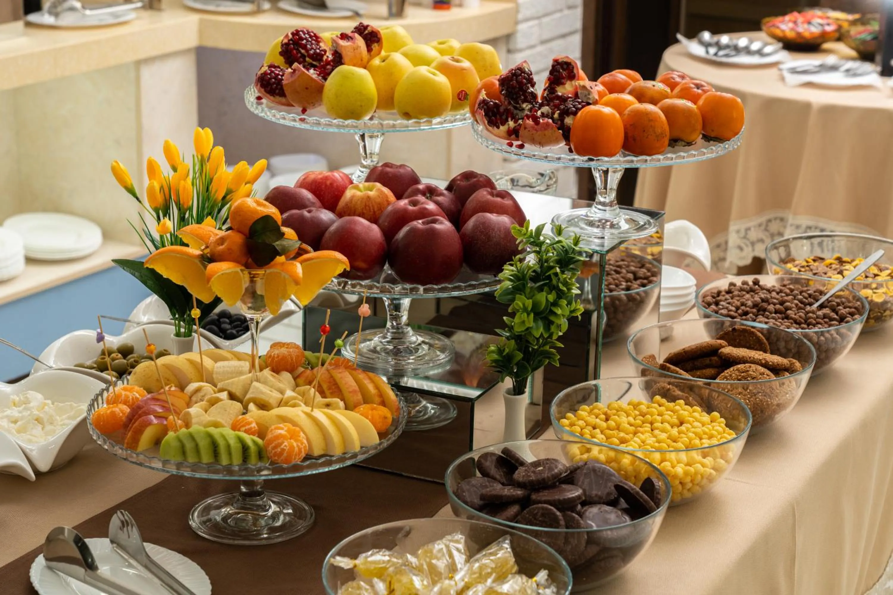 Breakfast in Shoxjahon Hotel - 600 Mbps Internet