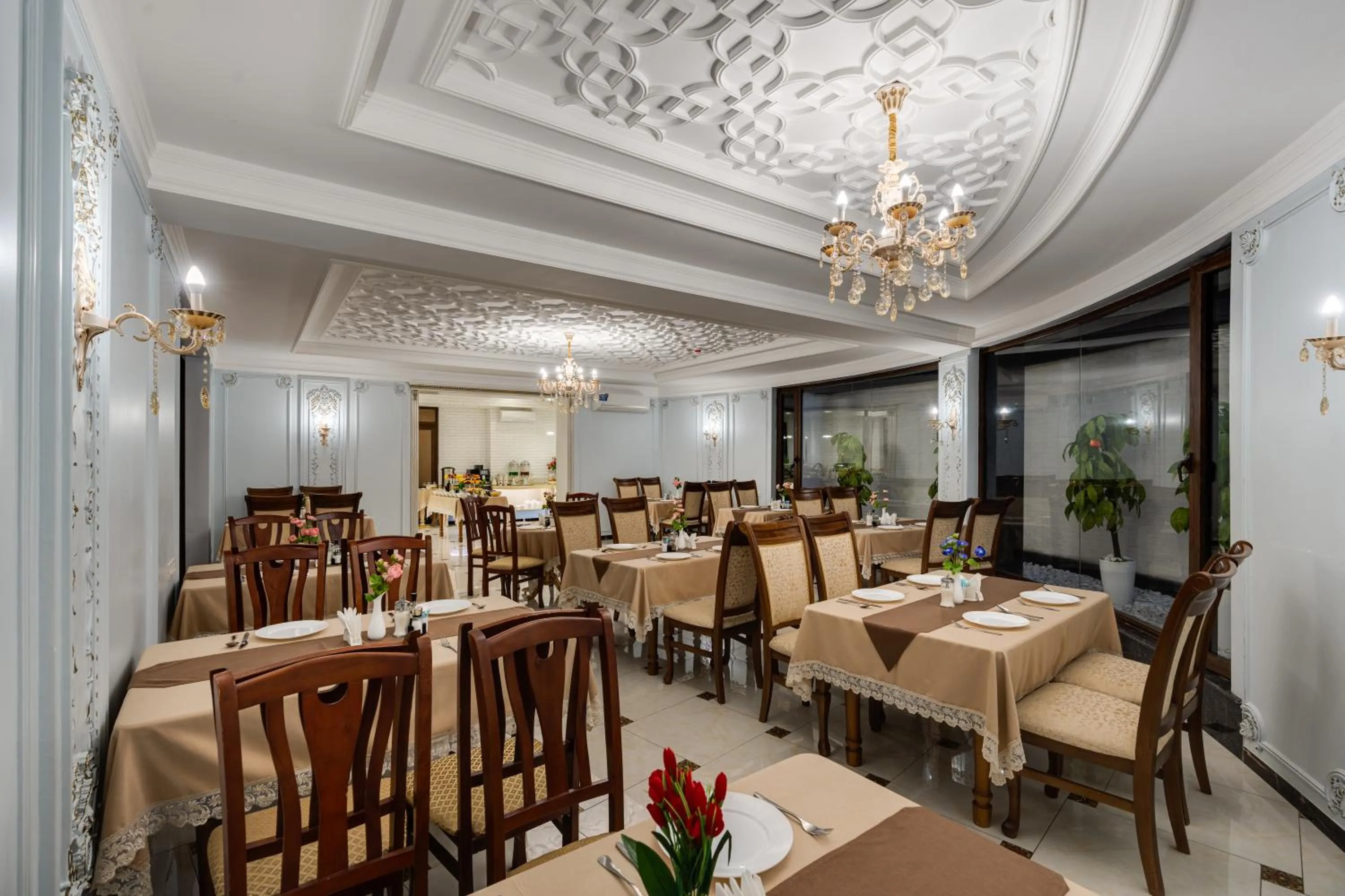 Breakfast in Shoxjahon Hotel - 600 Mbps Internet