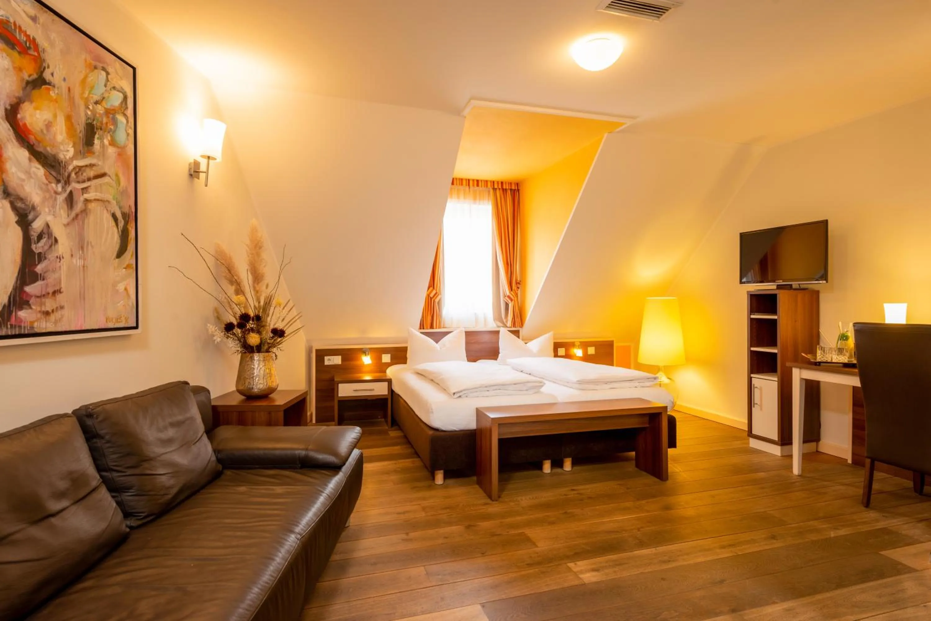 Photo of the whole room, Bed in BEHLs Genusshotel im Brennhaus