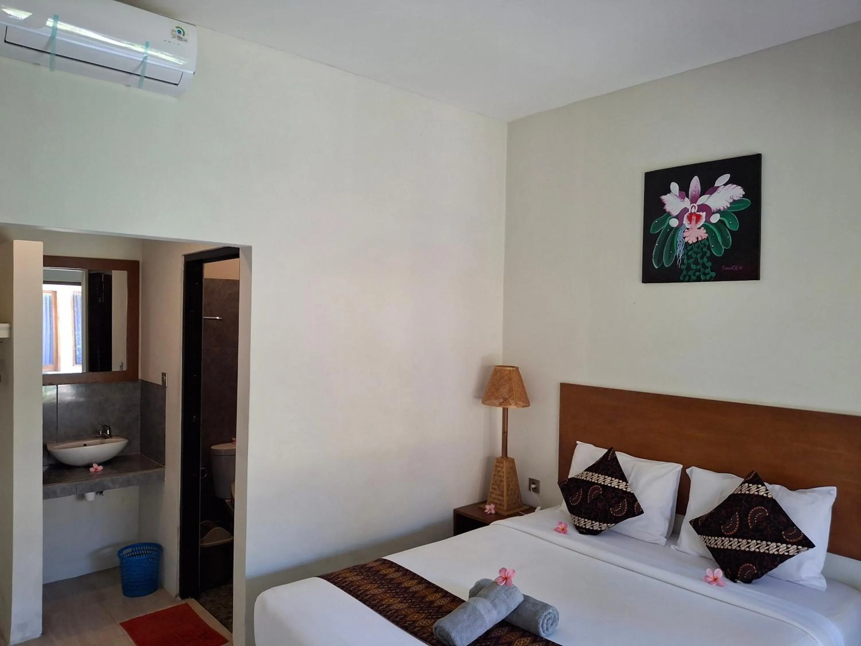 Bed in Sammy Cottage Senggigi