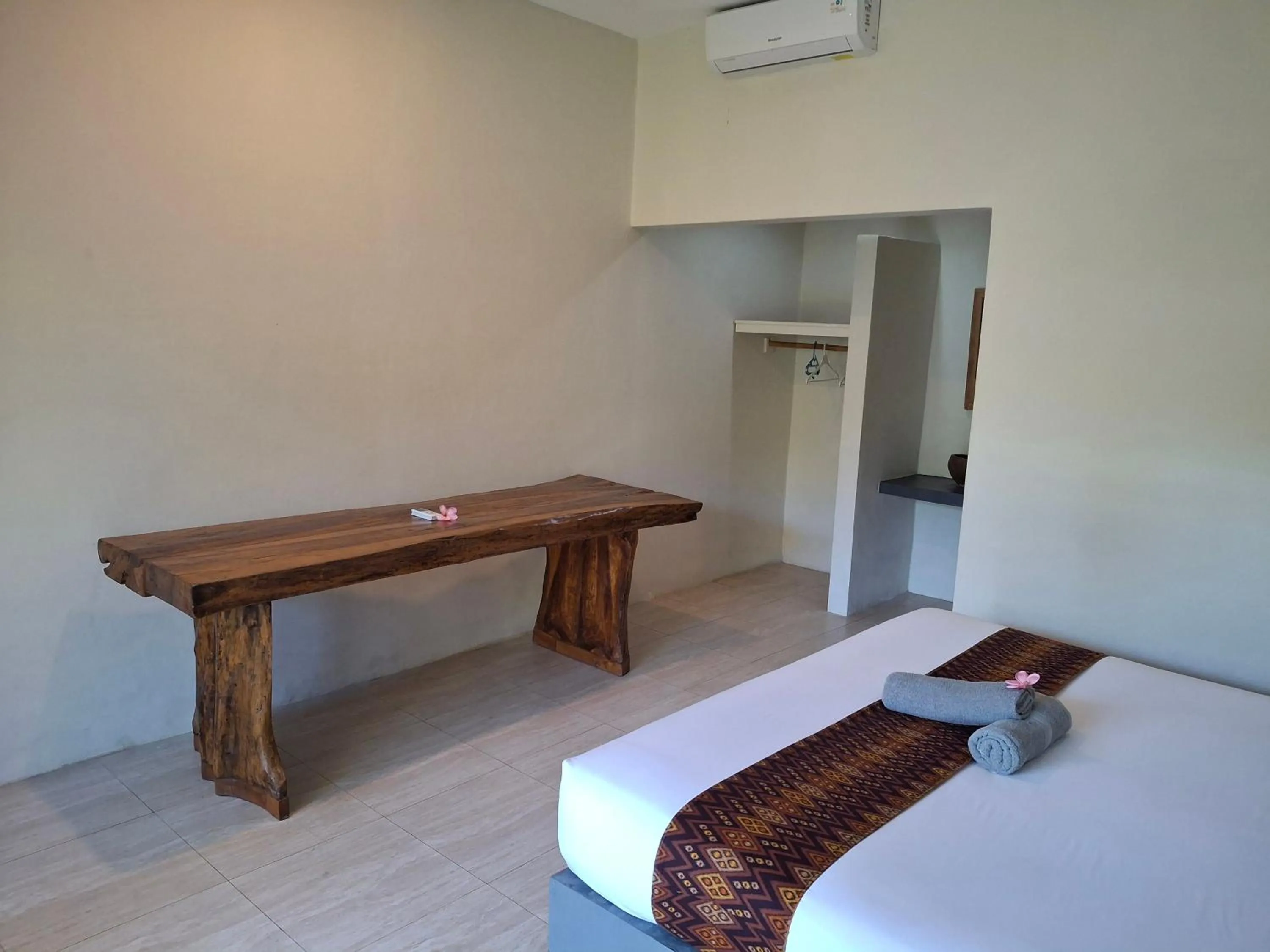Bed in Sammy Cottage Senggigi