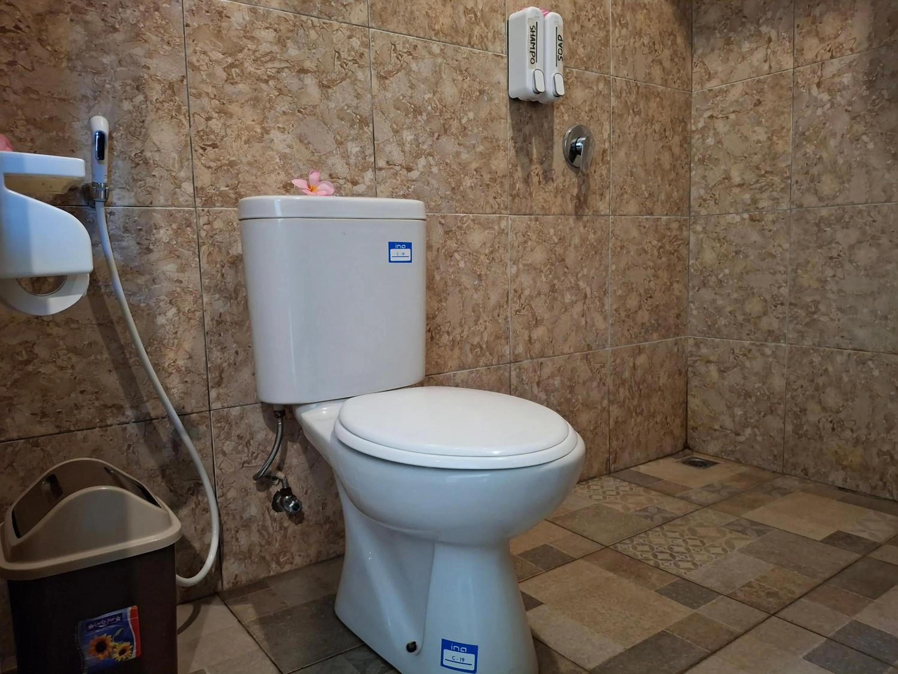 Toilet in Sammy Cottage Senggigi