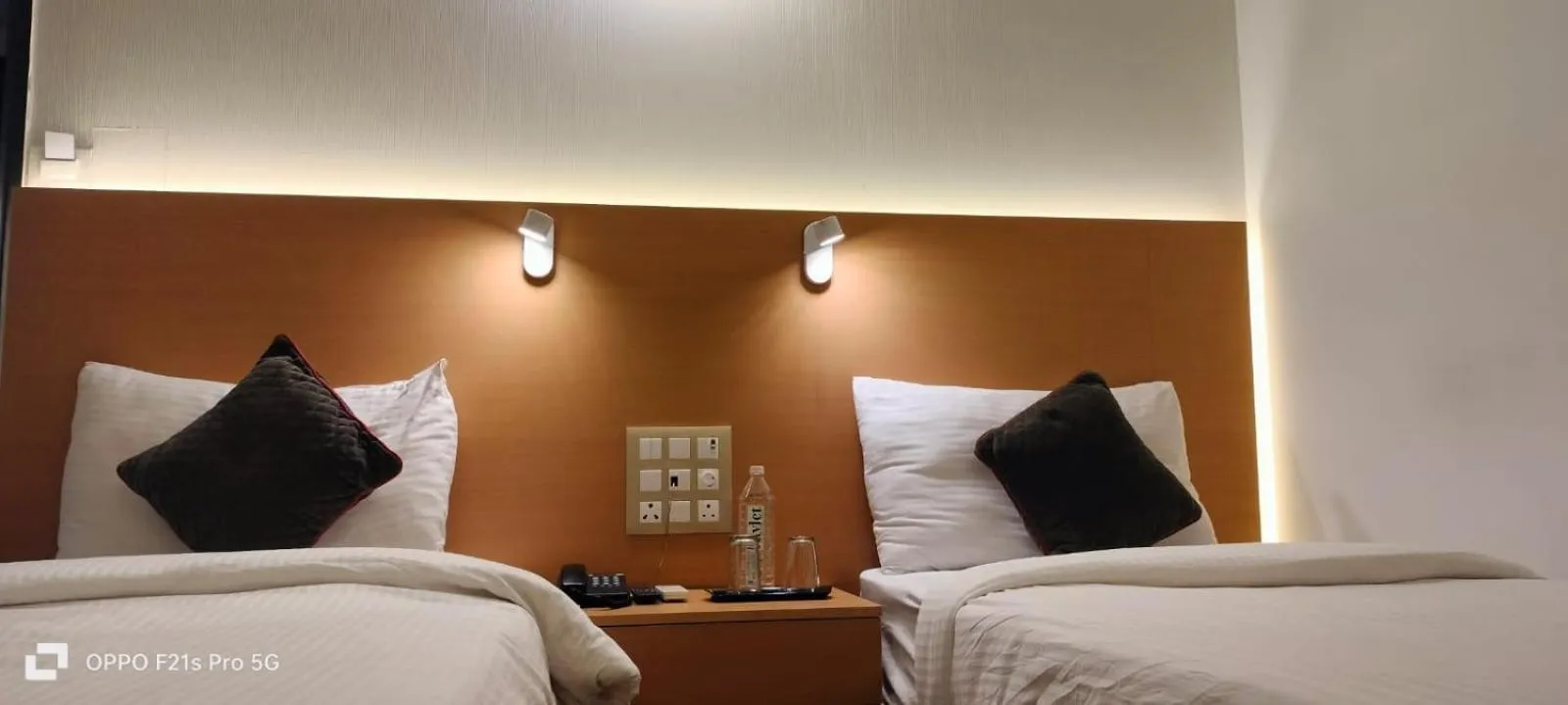 Bed in GoldenKeys Inn