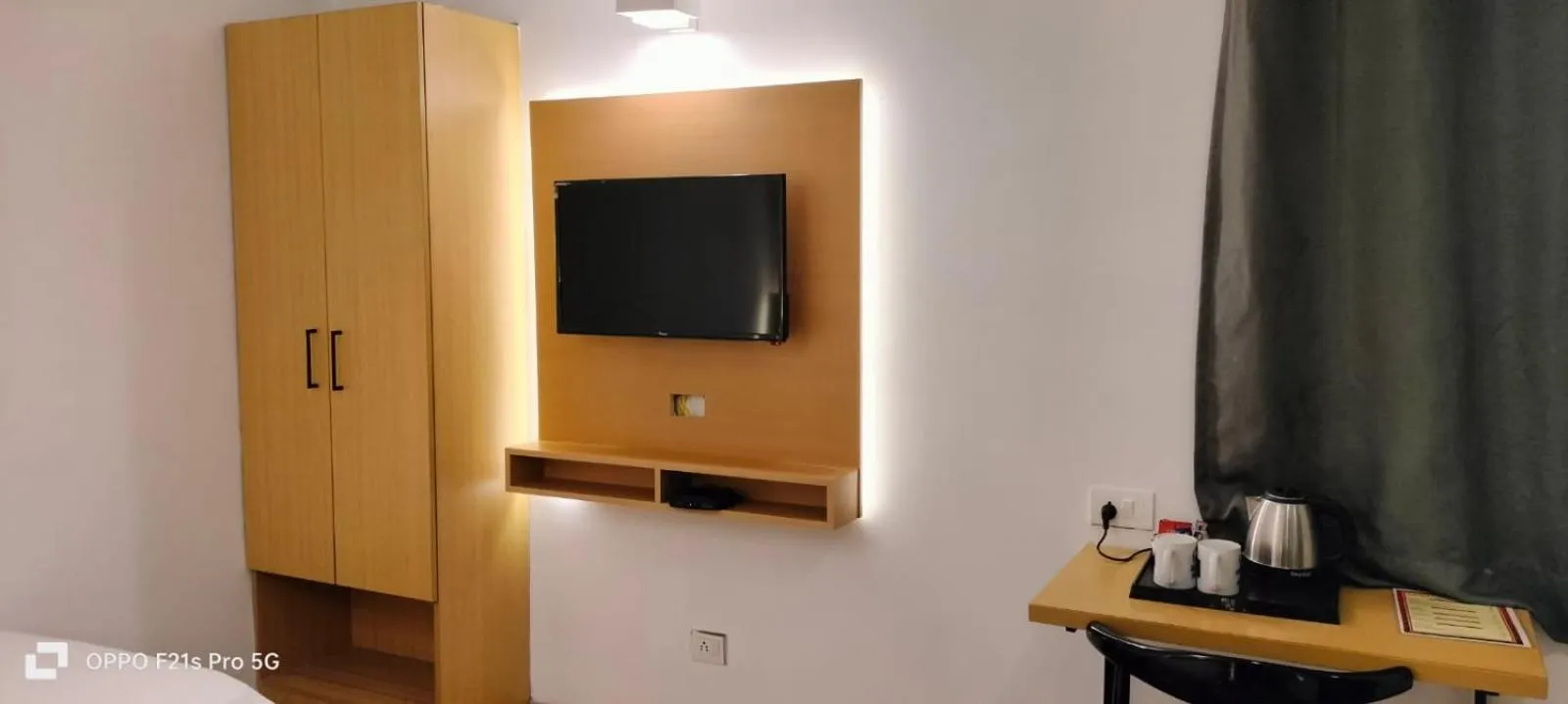 TV and multimedia in GoldenKeys Inn