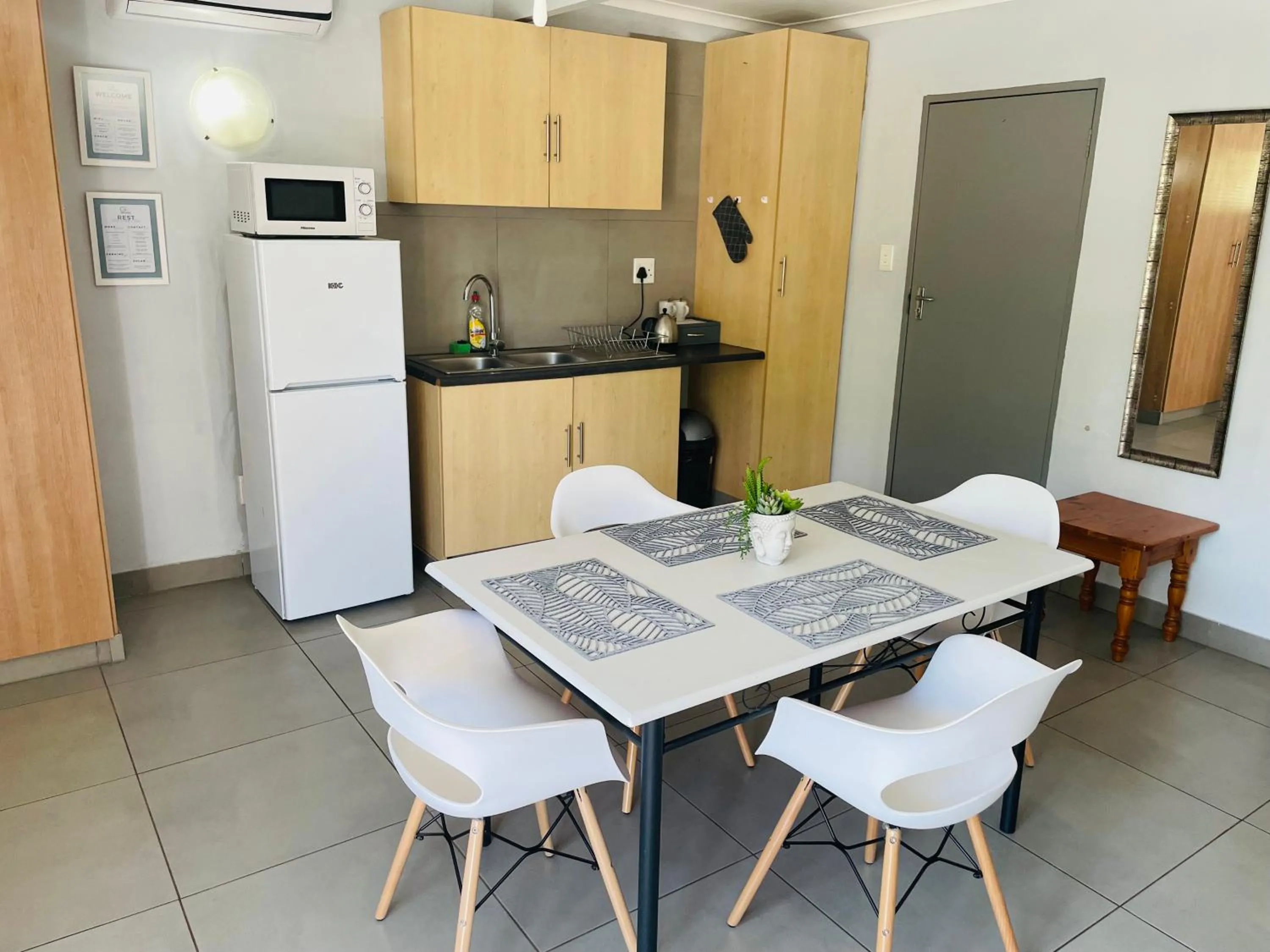 Kitchen or kitchenette in Glen Maine Guest House