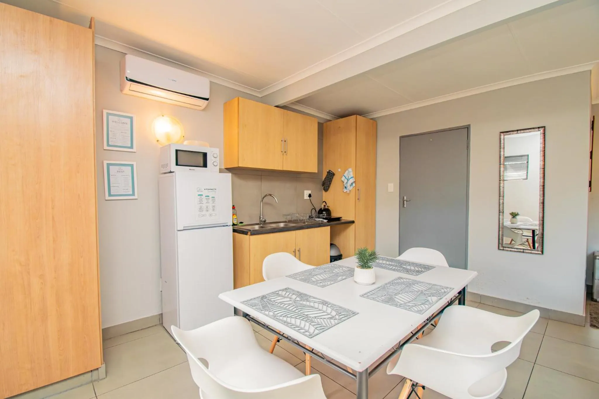 Kitchen or kitchenette in Glen Maine Guest House