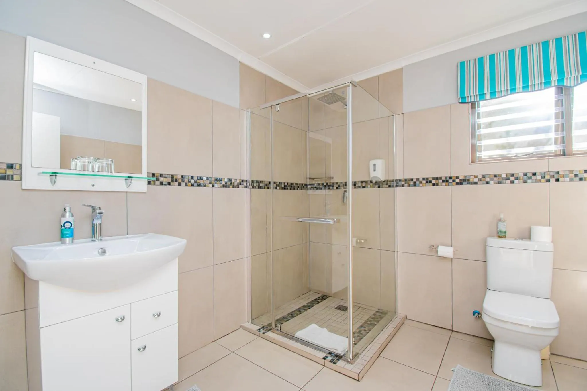 Shower in Glen Maine Guest House