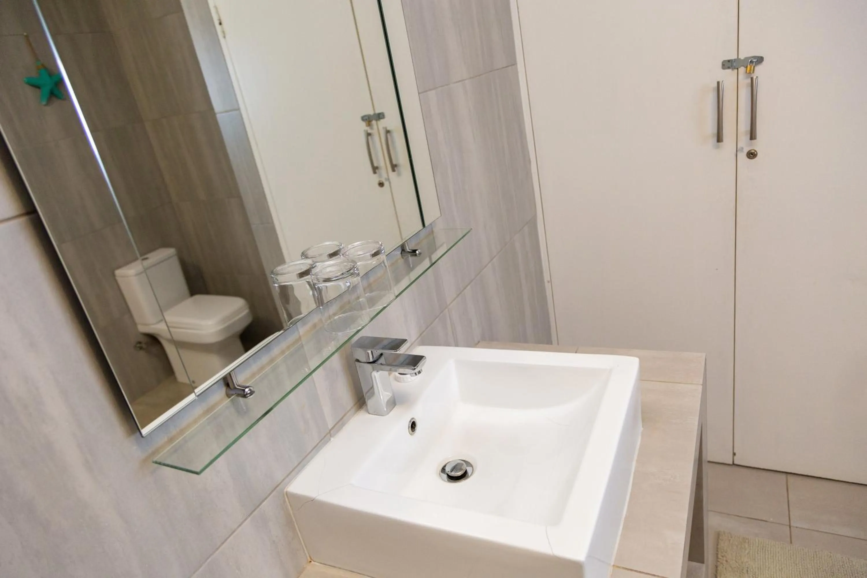 Bathroom in Glen Maine Guest House