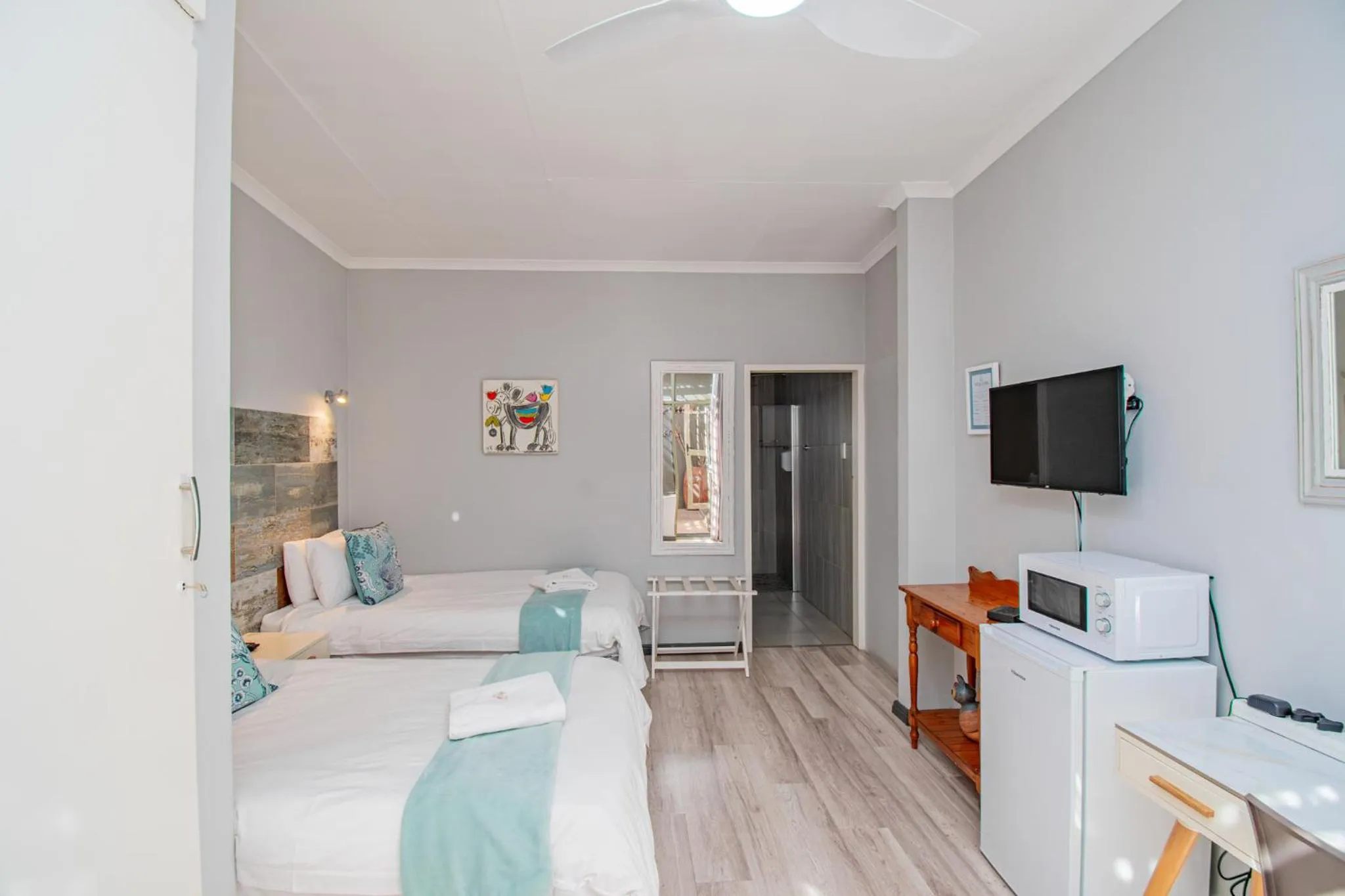 Bedroom, Bed in Glen Maine Guest House