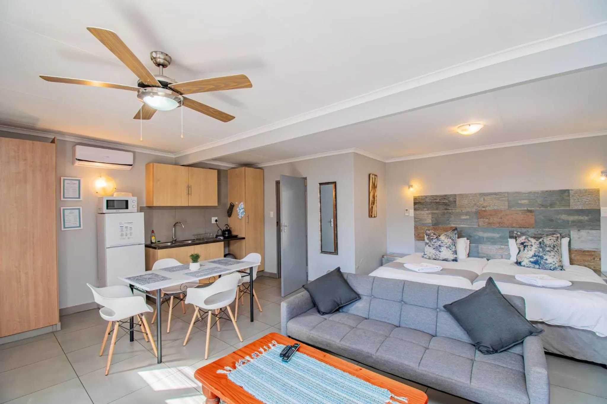 Kitchen or kitchenette in Glen Maine Guest House