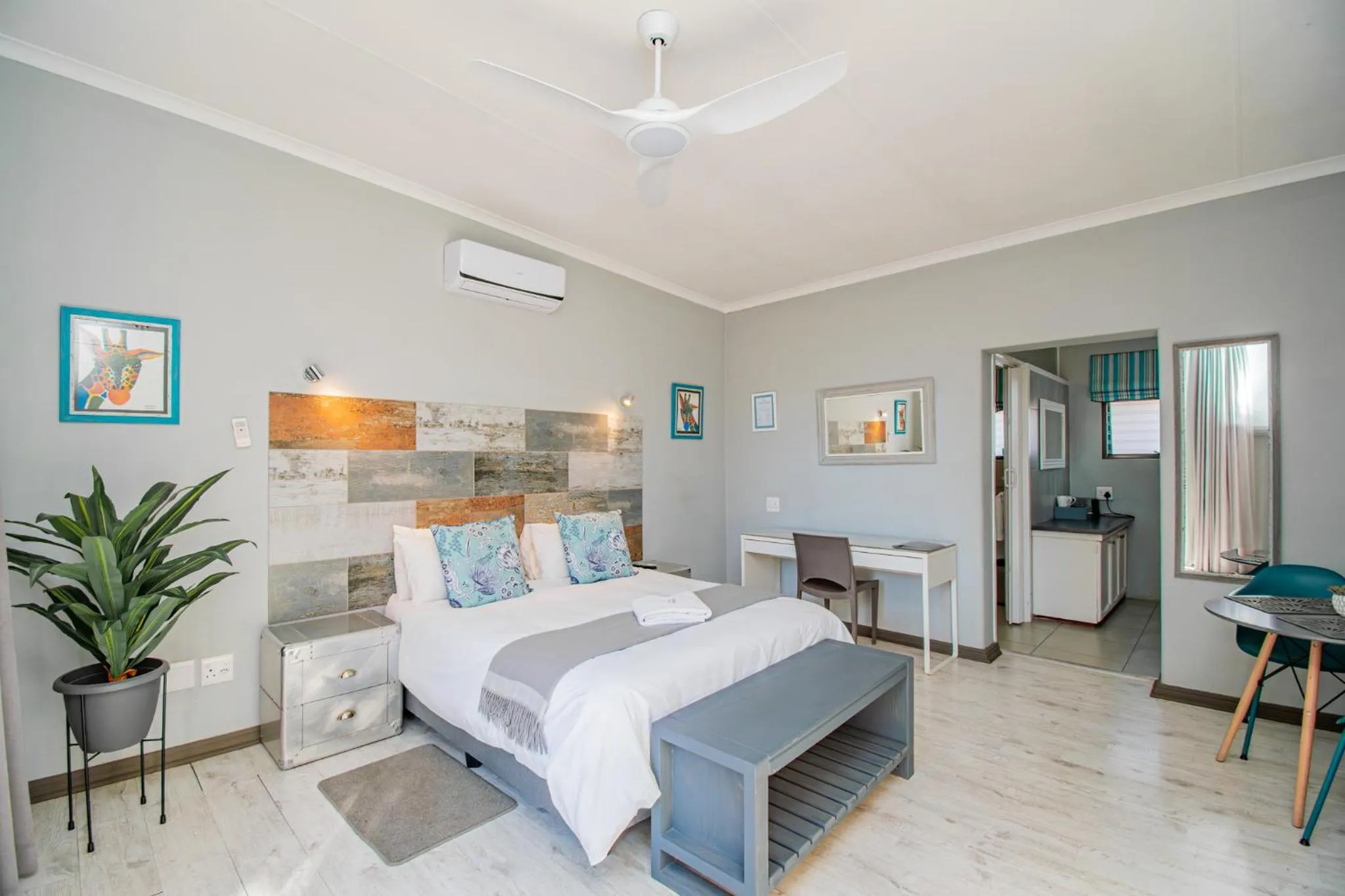 Photo of the whole room, Bed in Glen Maine Guest House