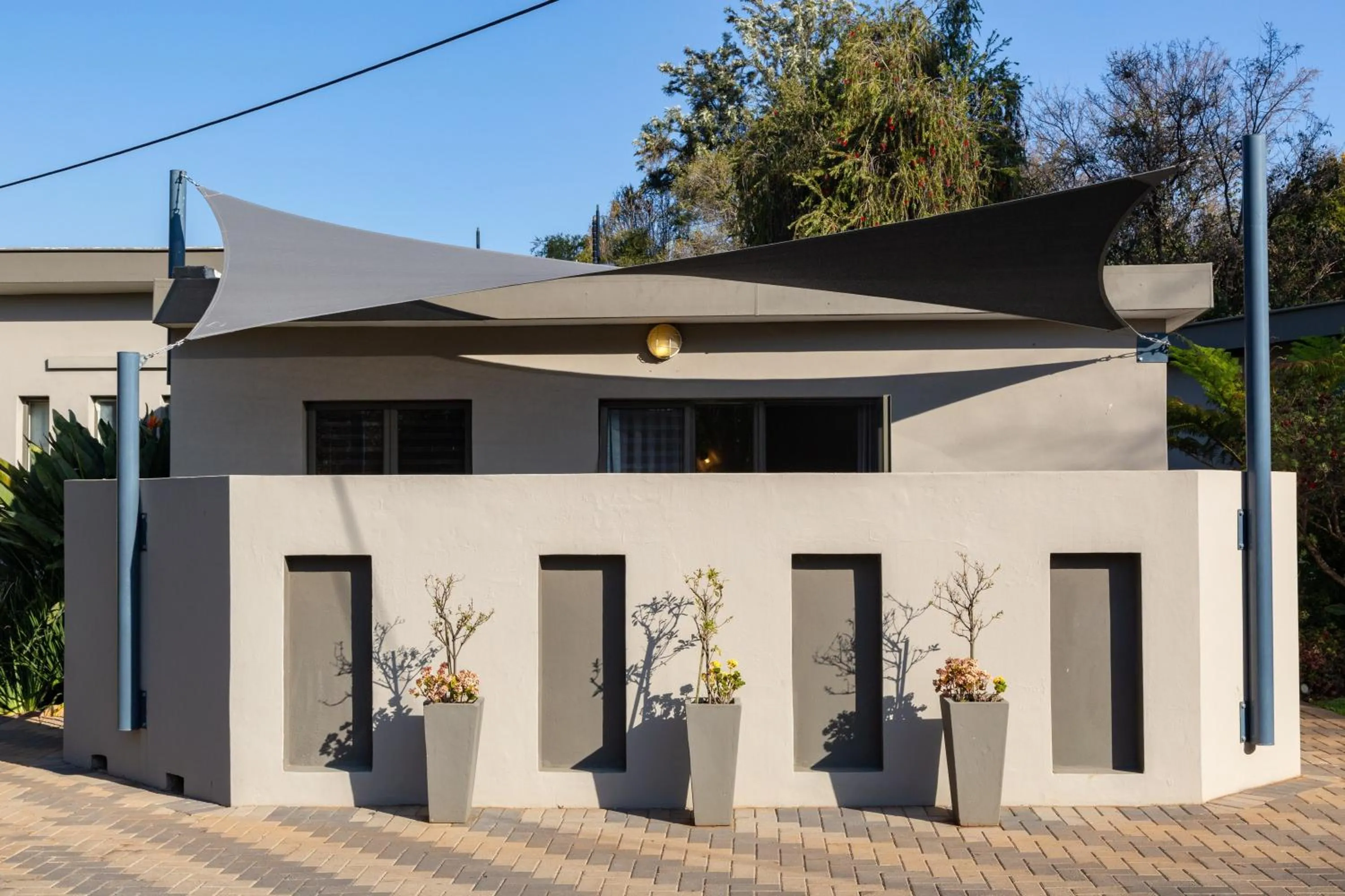 Property building in Glen Maine Guest House