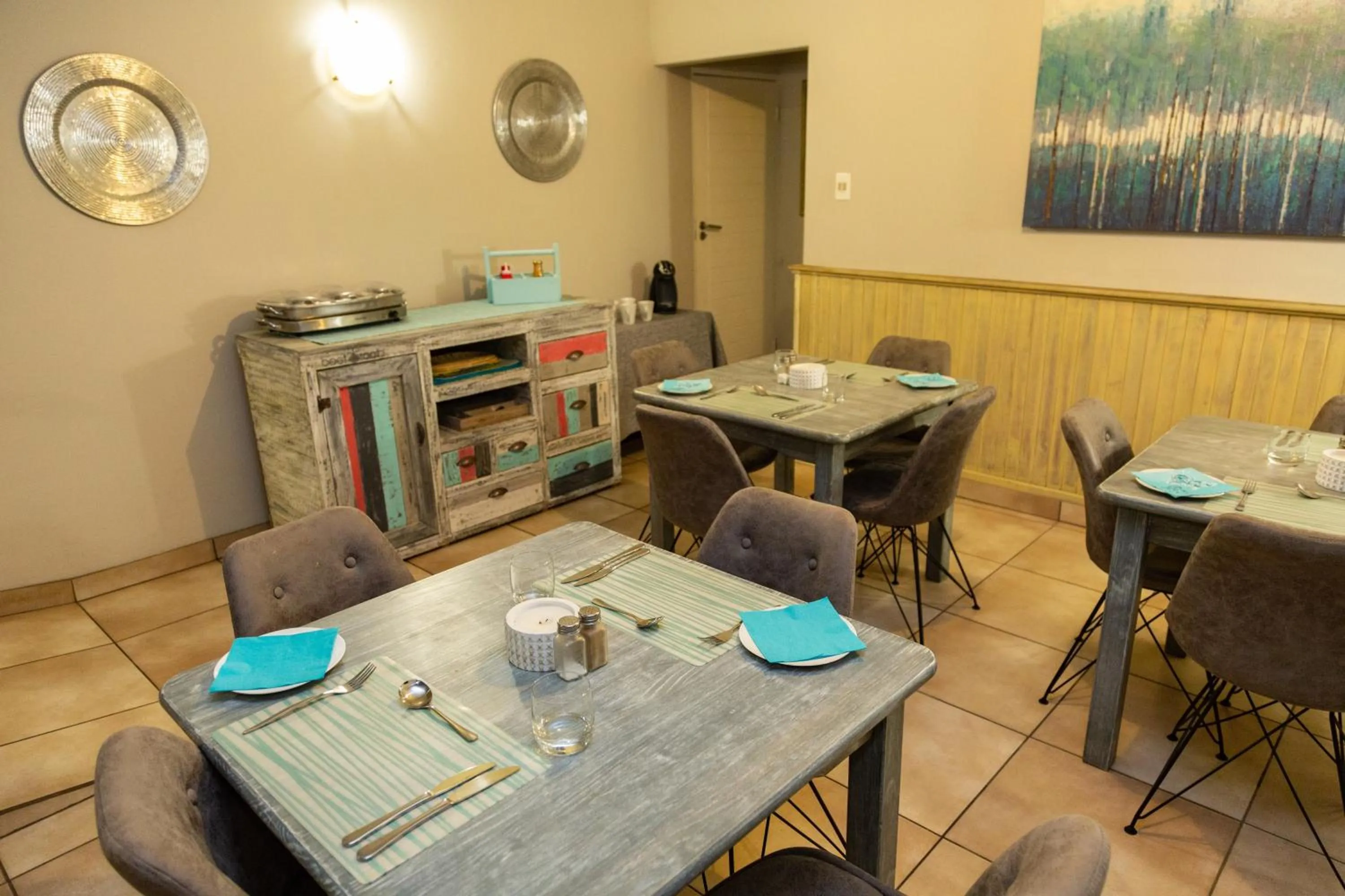 Dining area in Glen Maine Guest House
