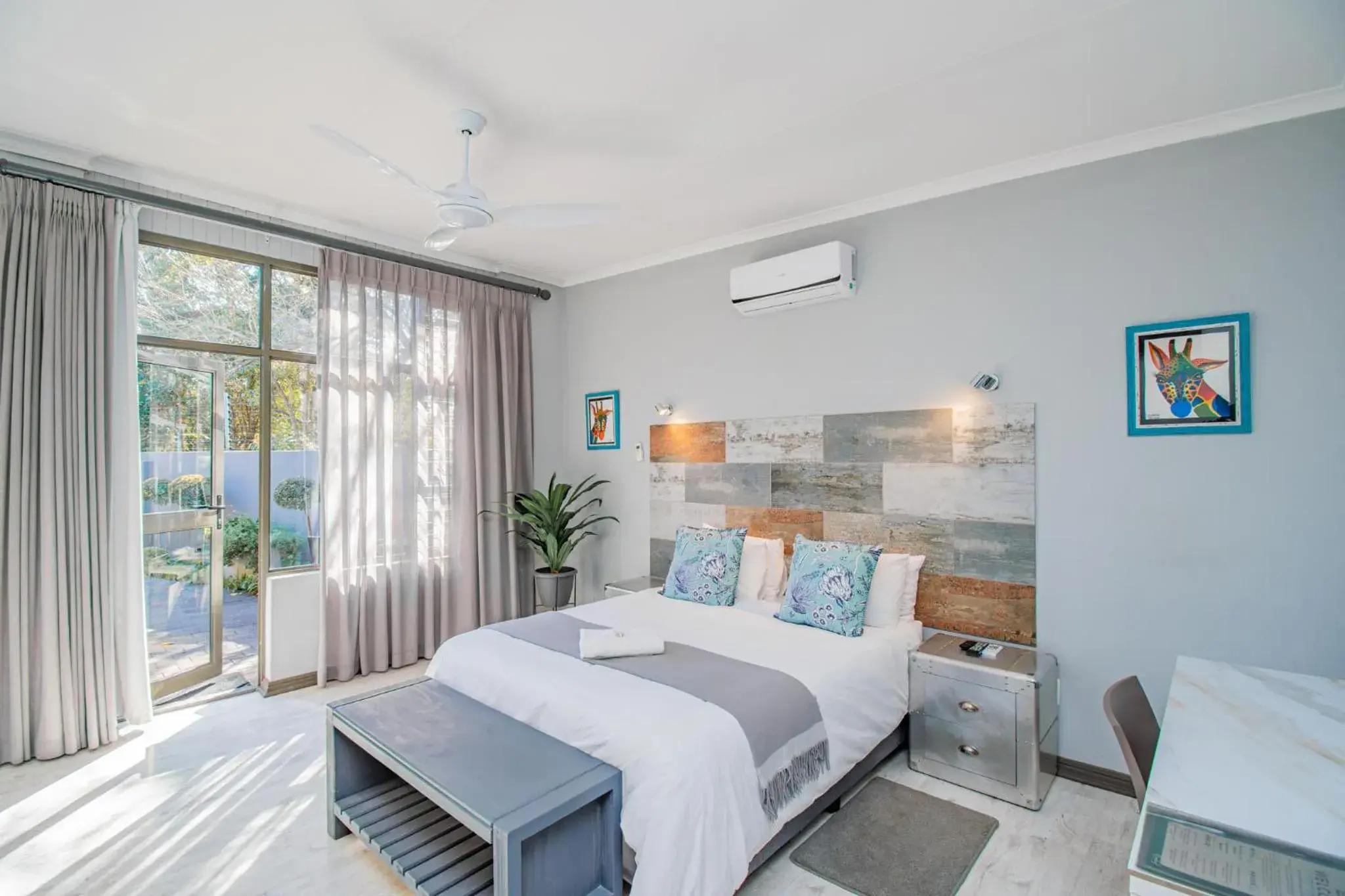 Deluxe Double Room in Glen Maine Guest House Deluxe Double Room in Glen Maine Guest House