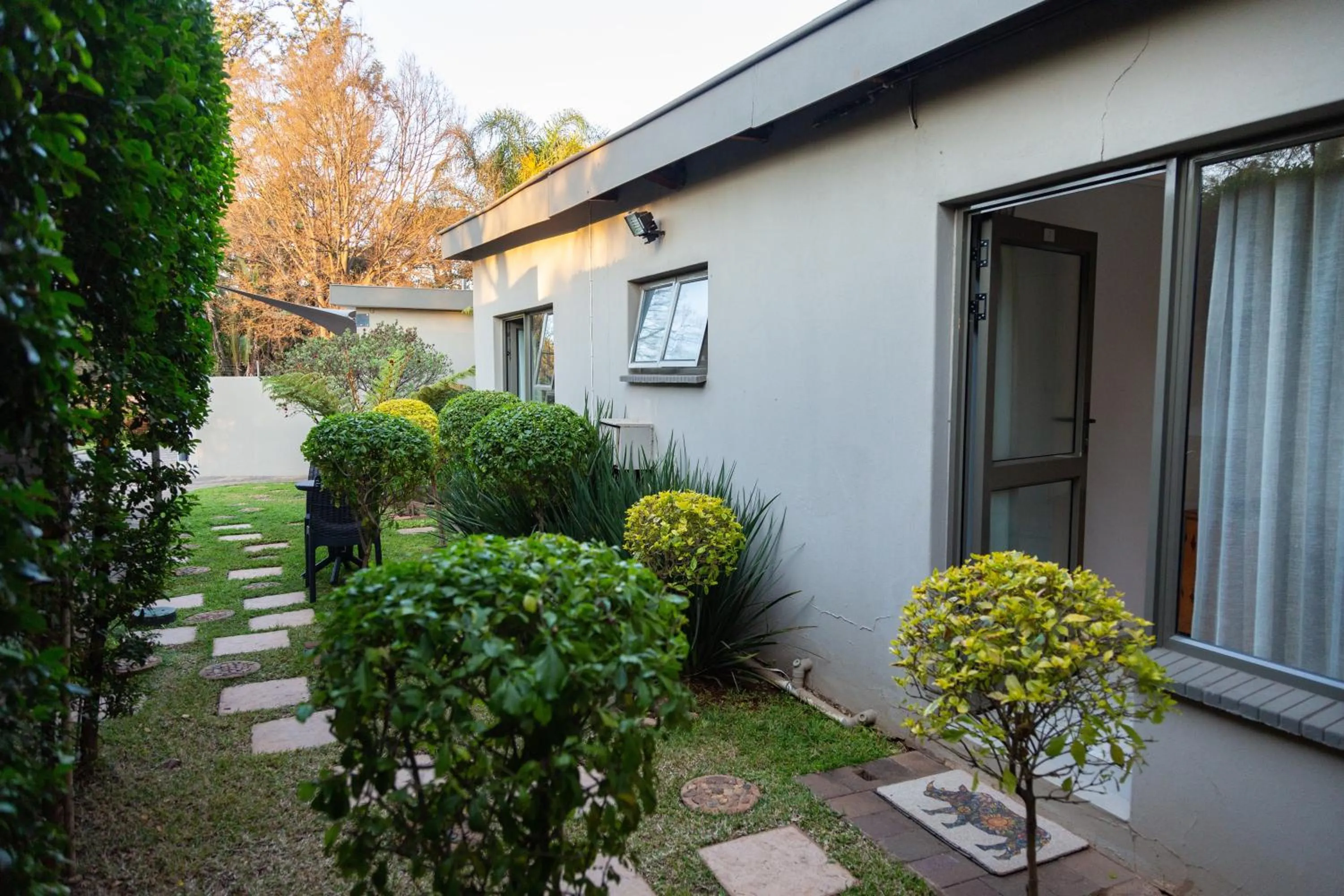 Property building in Glen Maine Guest House