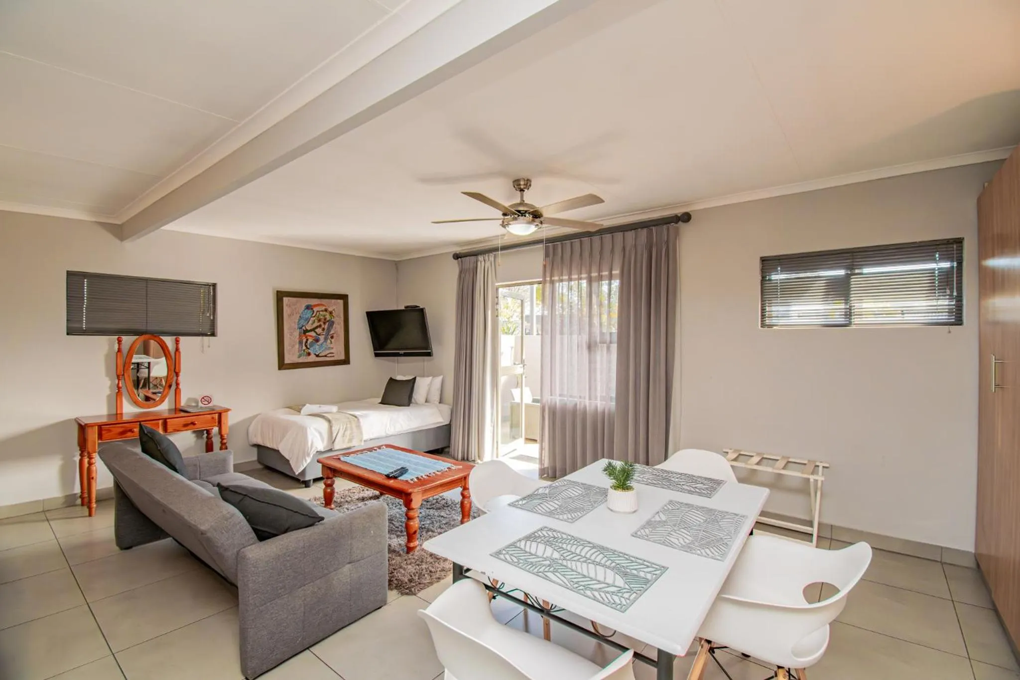 TV and multimedia in Glen Maine Guest House