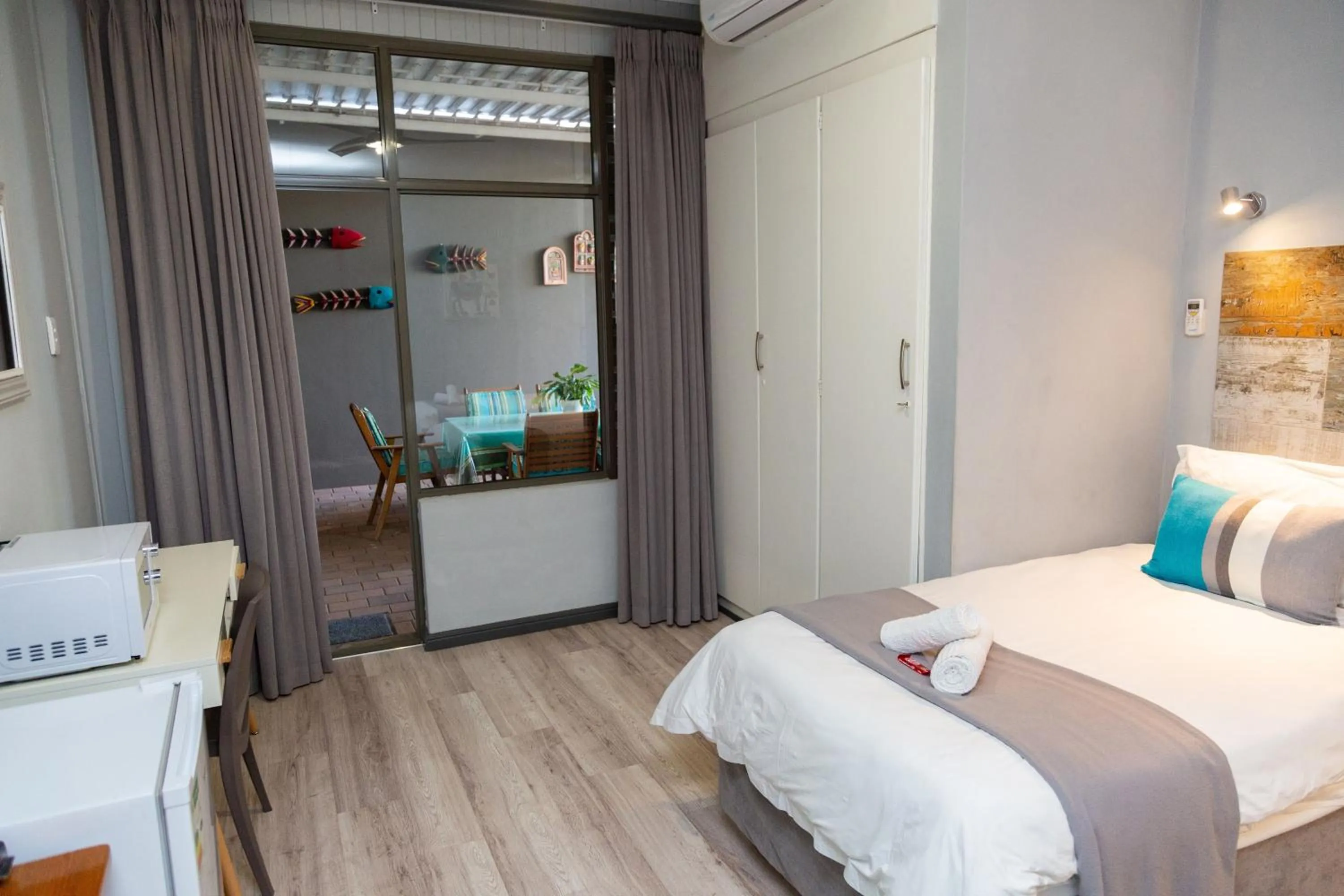 Bedroom, Bed in Glen Maine Guest House