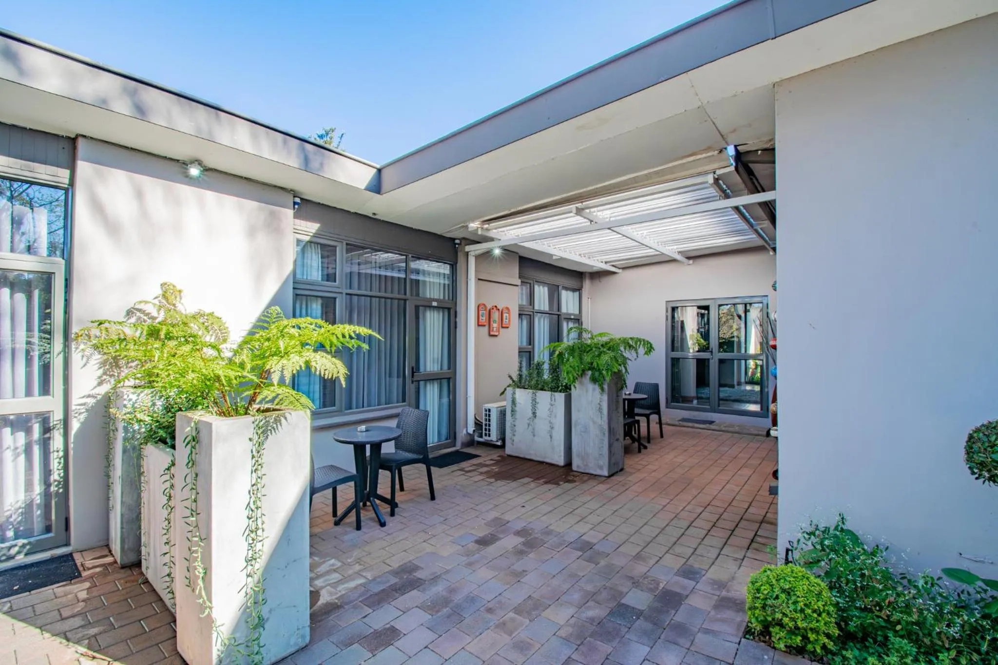 Property building in Glen Maine Guest House