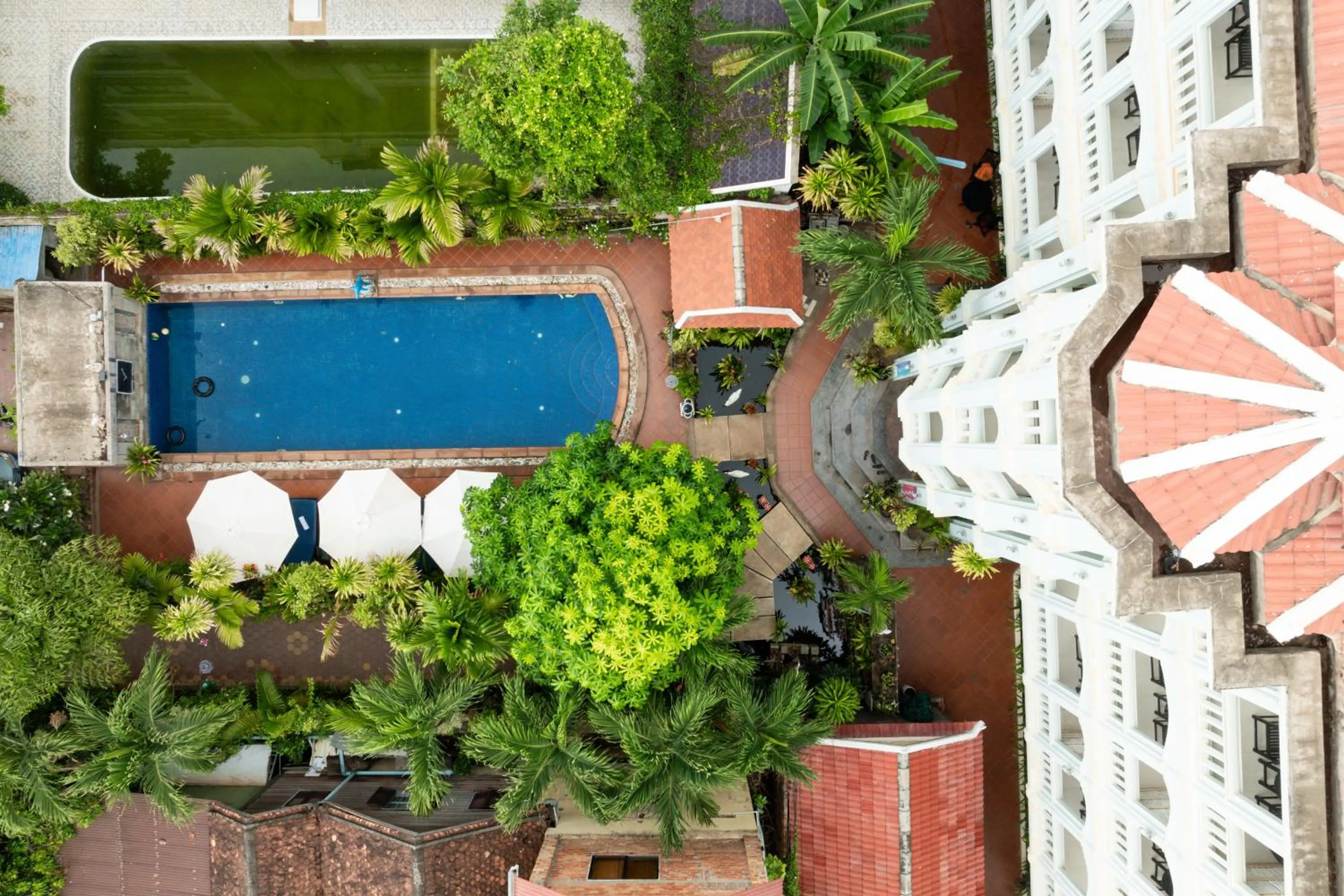 Swimming pool in Tan Sokchea Boutique