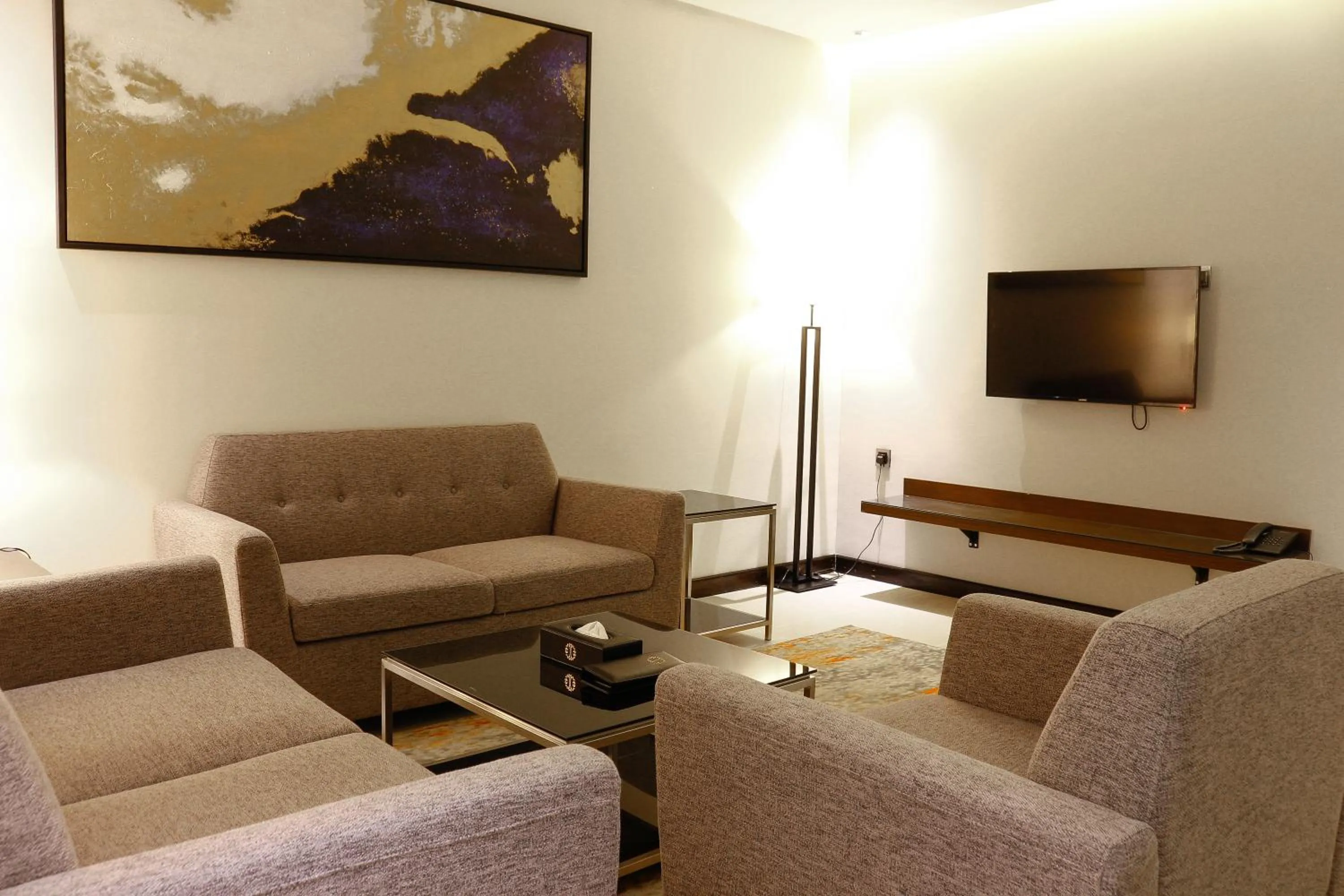 Communal lounge/ TV room in Iris Boutique Taif Heart