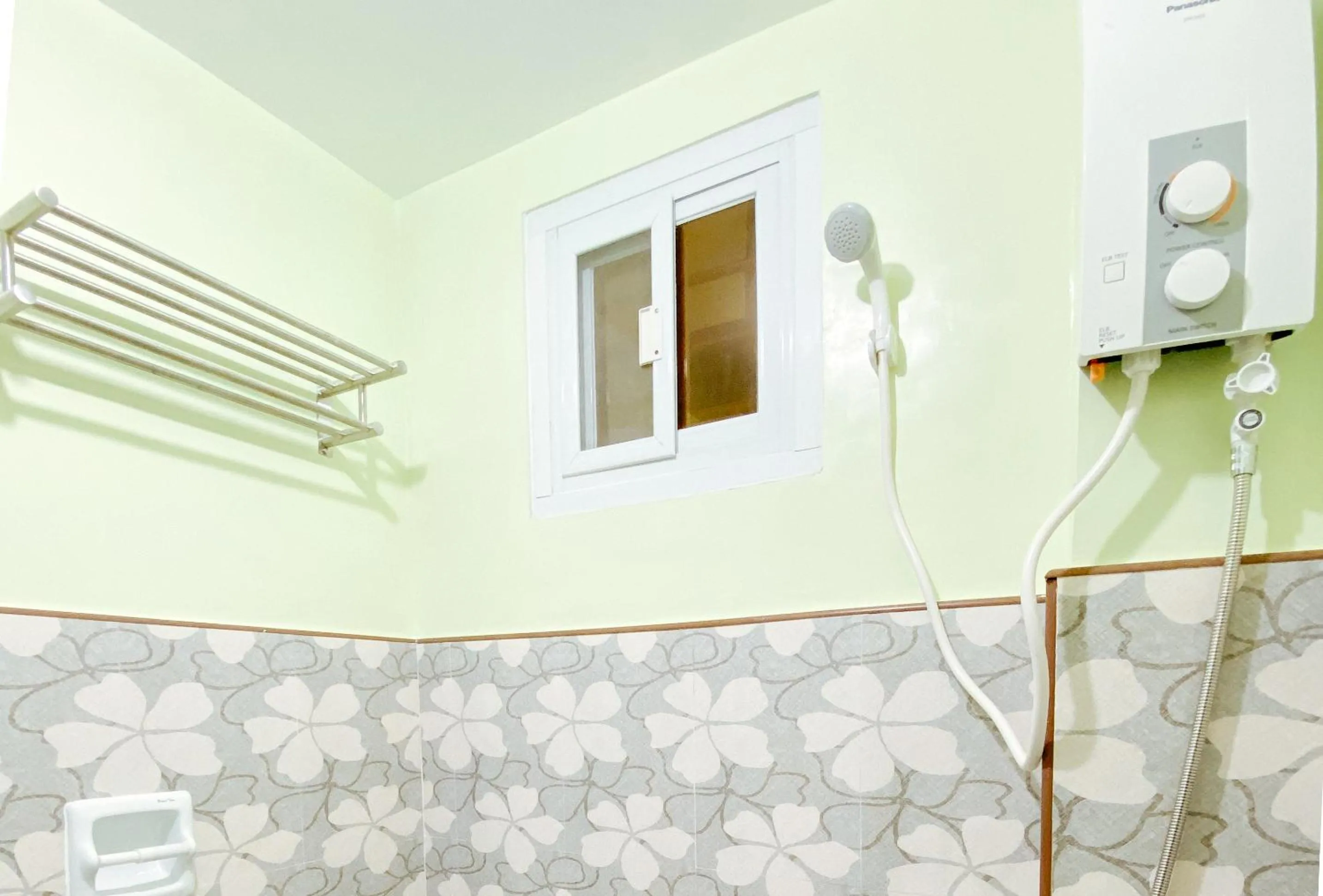 Bathroom in RedDoorz @ Calapandayan Subic Zambales