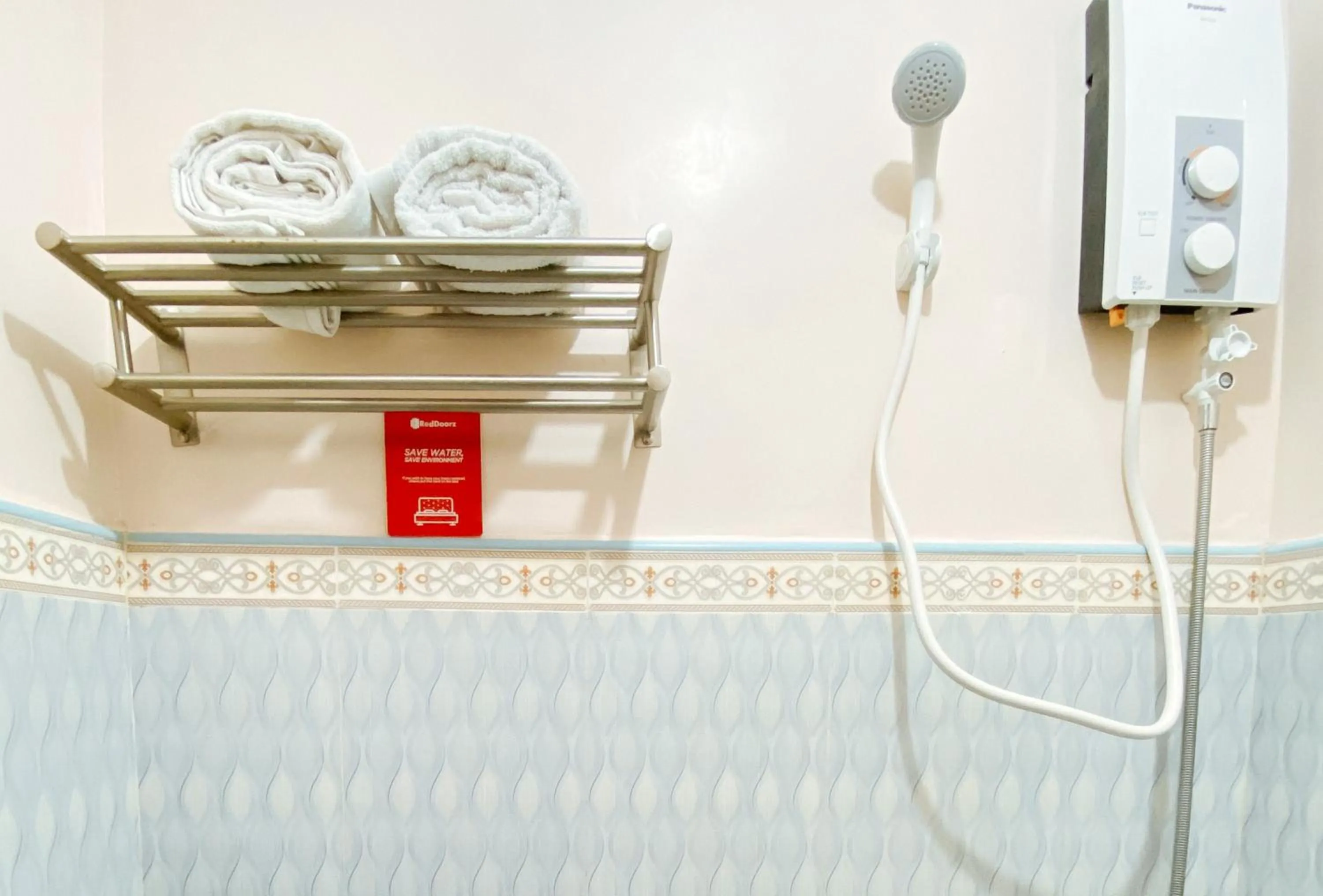 Bathroom in RedDoorz @ Calapandayan Subic Zambales