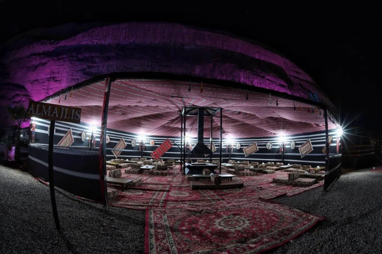 Rum Oasis Luxury Camp