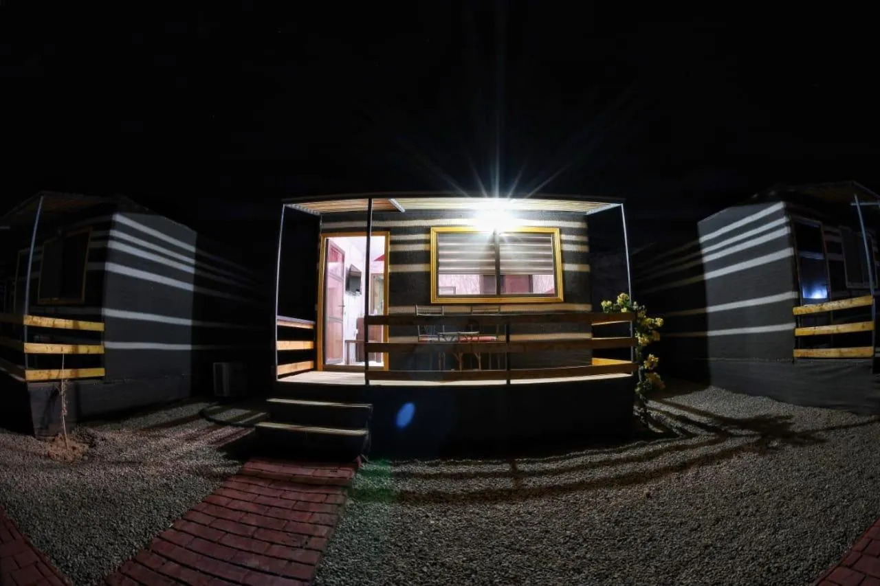 Rum Oasis Luxury Camp