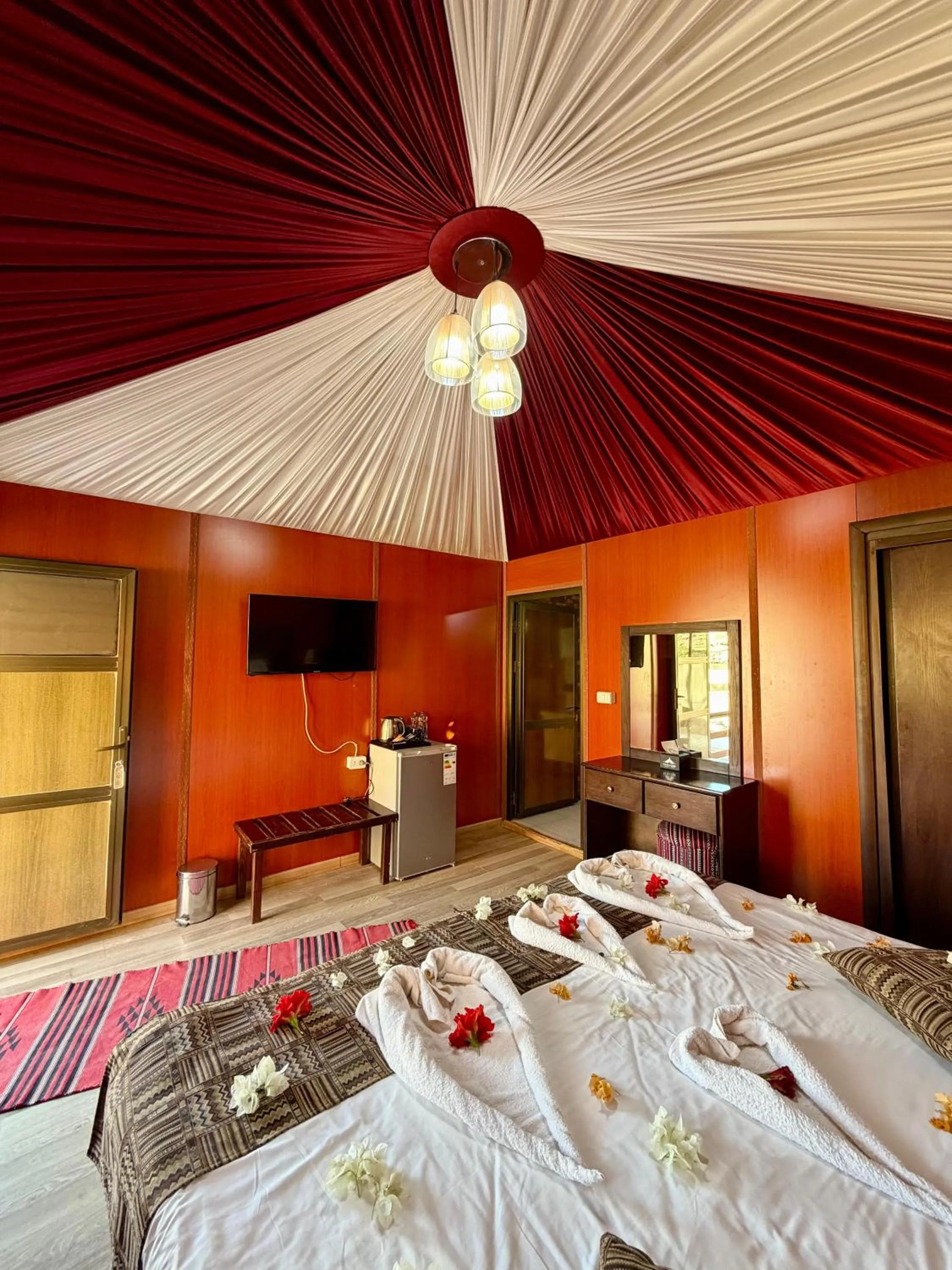 Bedroom, Bed in Rum Oasis Luxury Camp