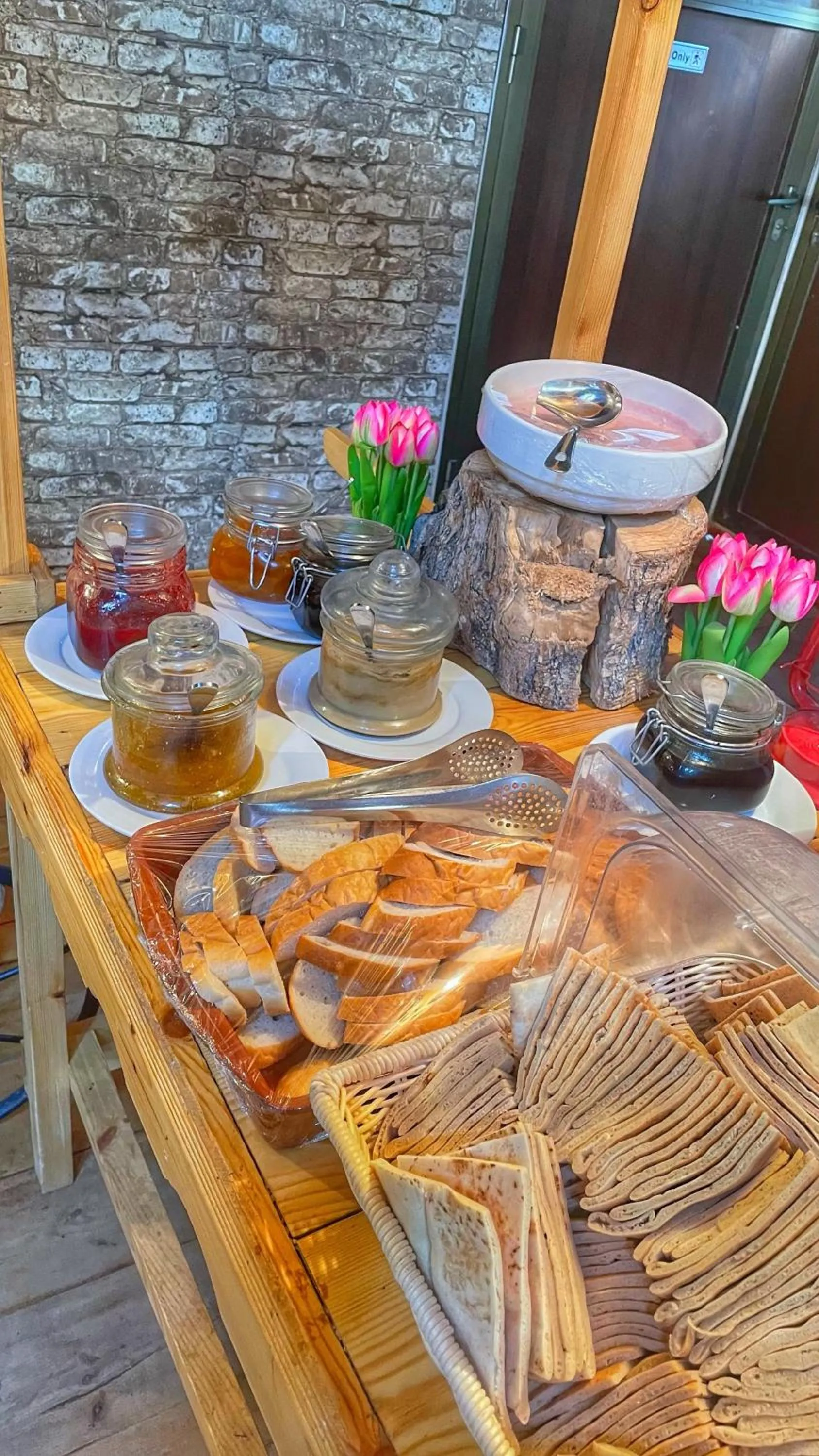 Breakfast in Rum Oasis Luxury Camp