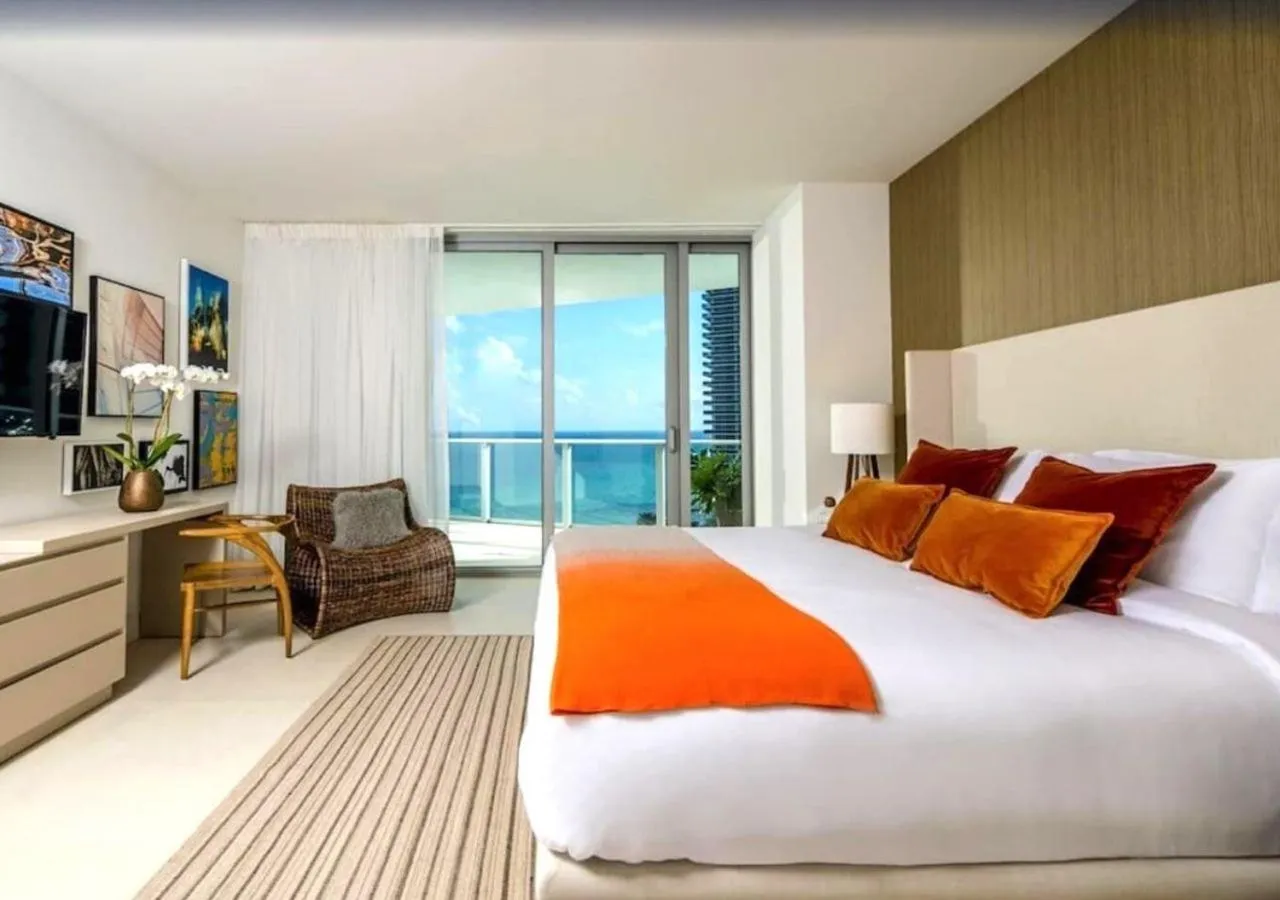 Bed in Hyde Resorts on Miami Hollywood by MRA