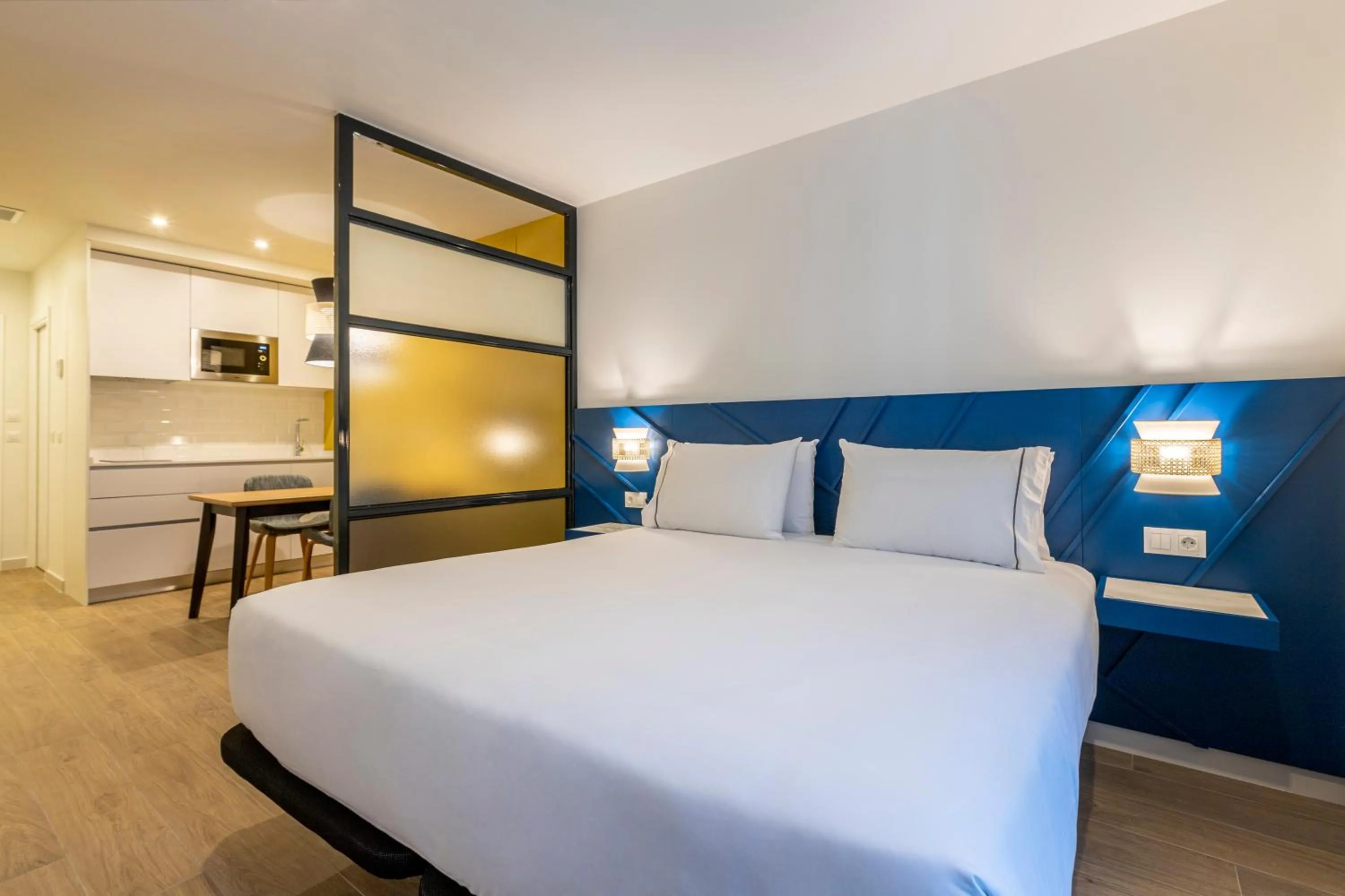 Bed in Tandem Portal De Elche