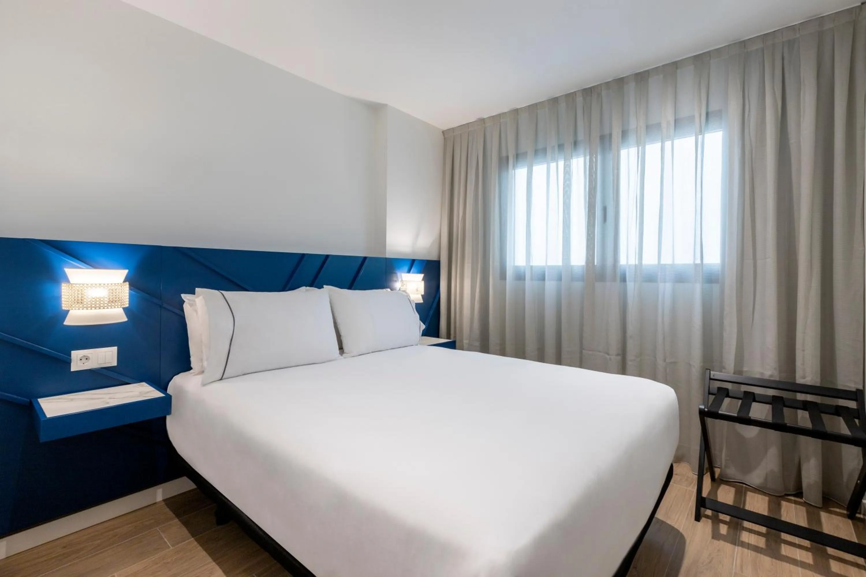 Bed in Tandem Portal De Elche