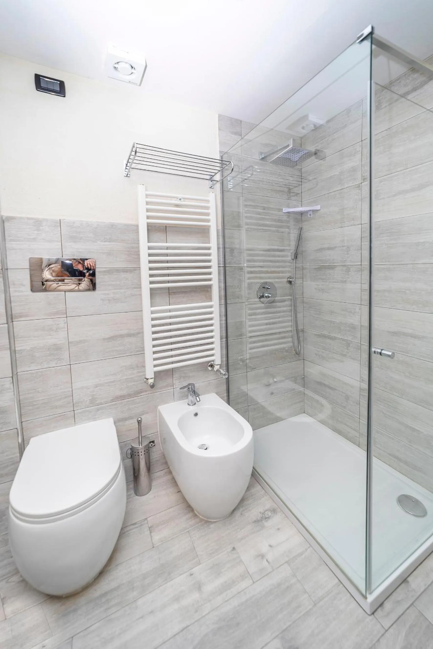 Shower in Hotel Du Col