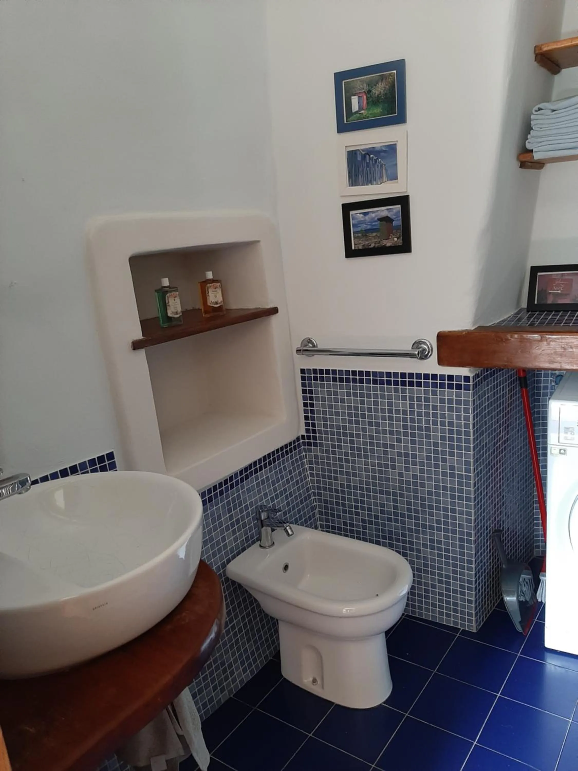 Toilet in Guesthouse Contrada Bolla