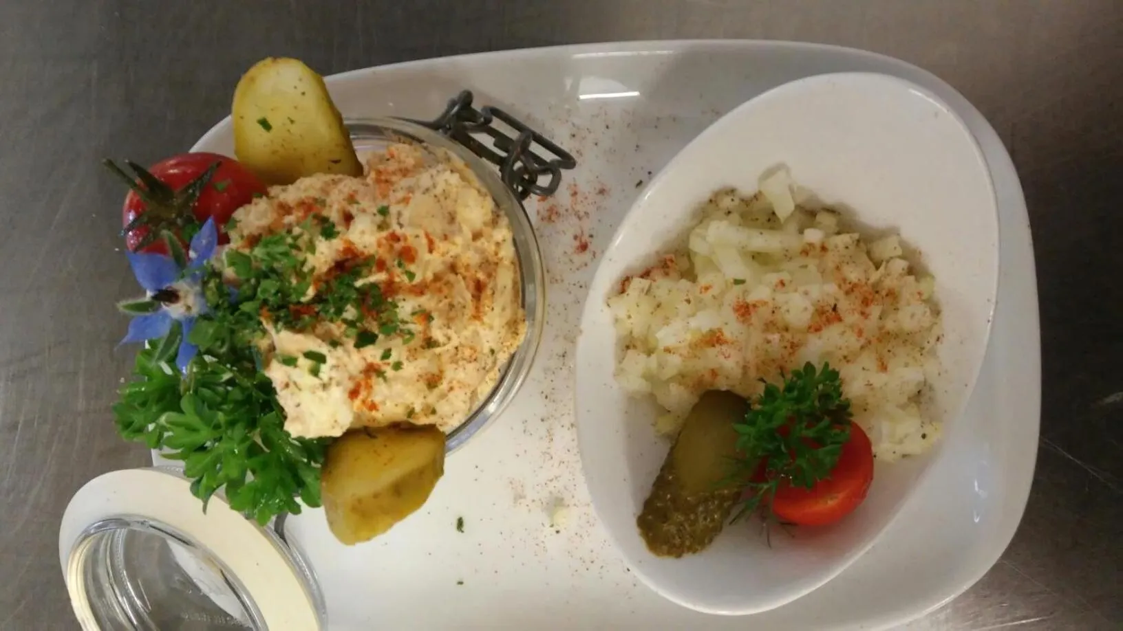 Food and drinks in Landhotel Seerose