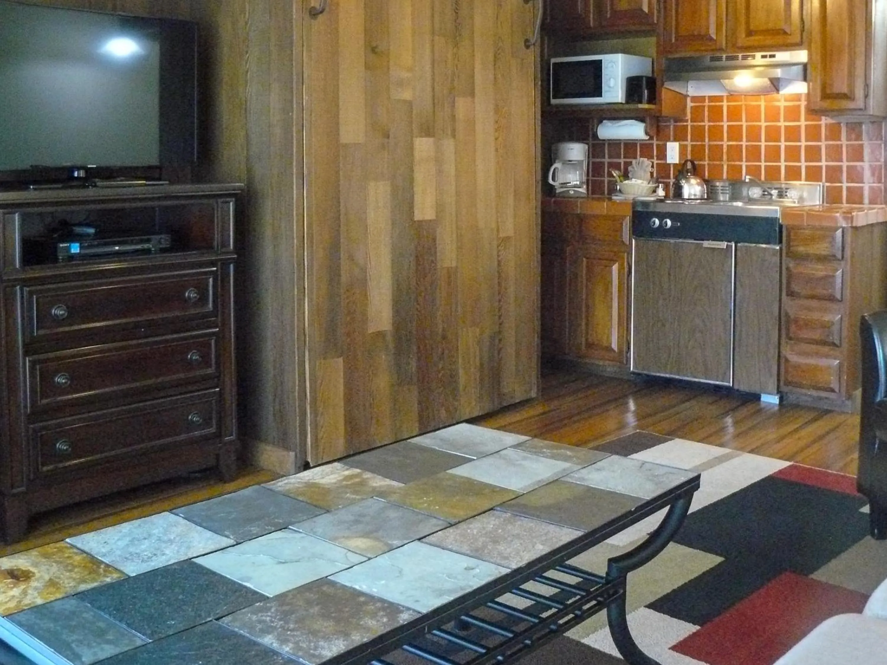 Living room in Tahoe Sands Resort