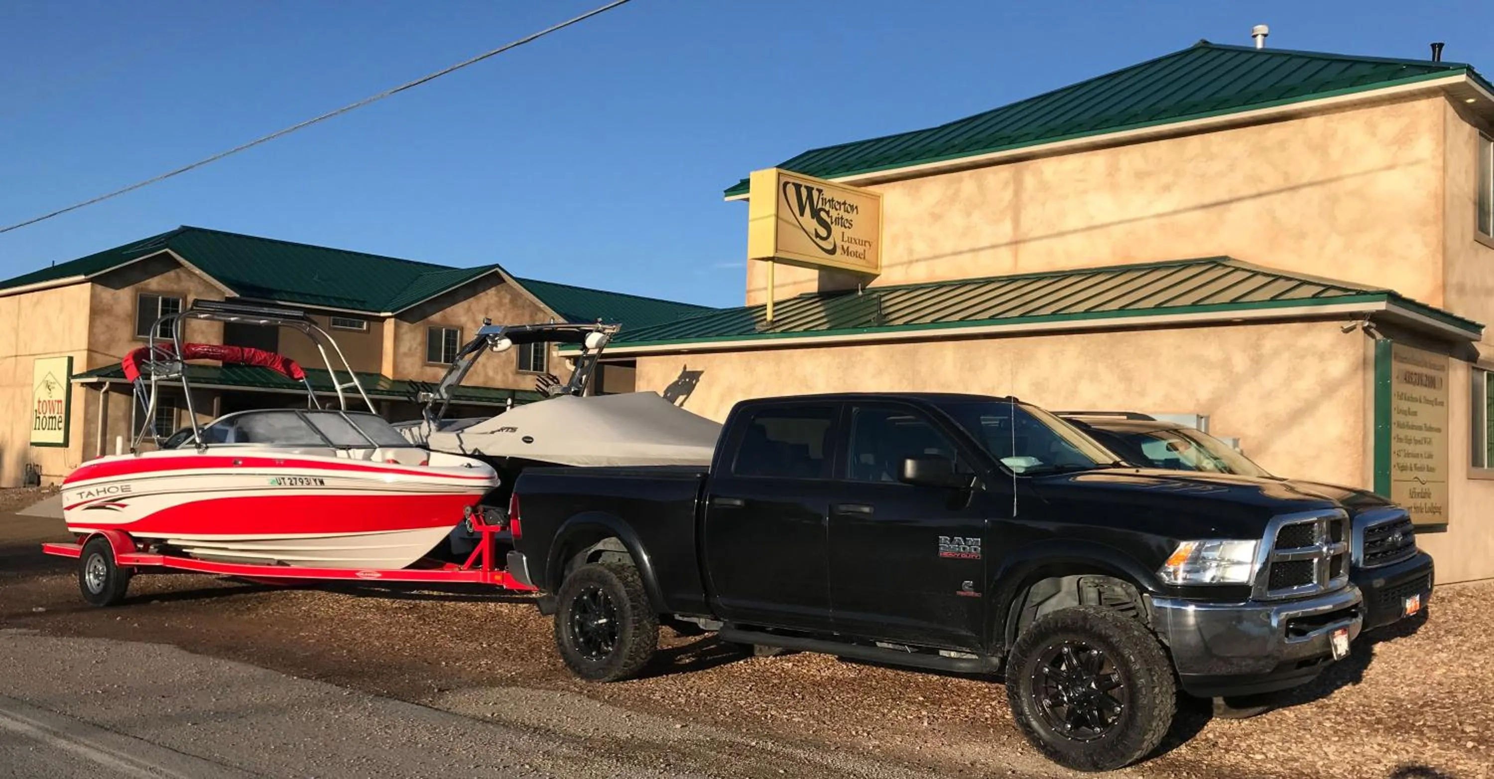 Facade/entrance in Duchesne Suites