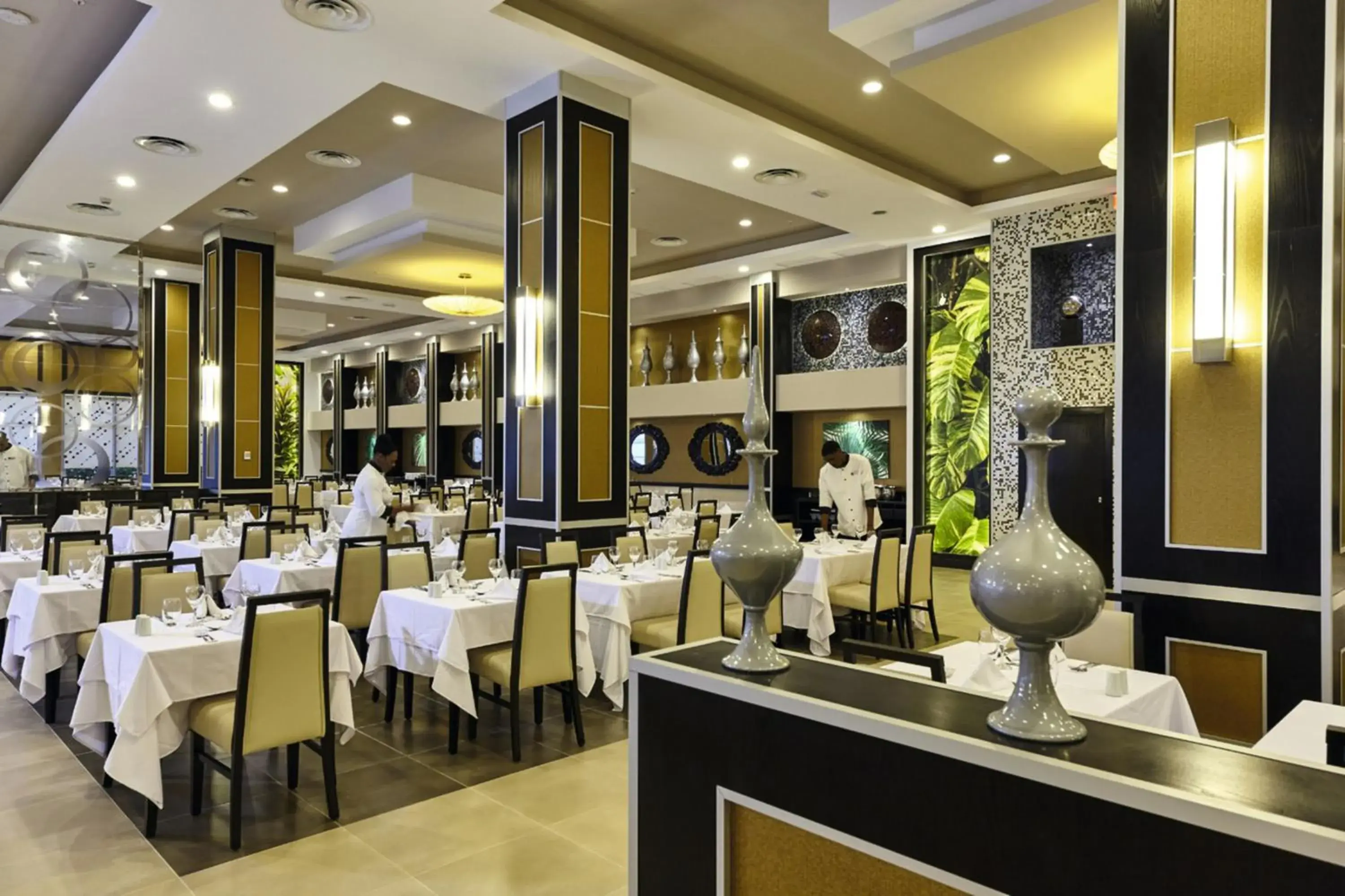Restaurant/places to eat in Riu Palace Paradise Island - Adults Only - All Inclusive Restaurant/places to eat in Riu Palace Paradise Island - Adults Only - All Inclusive