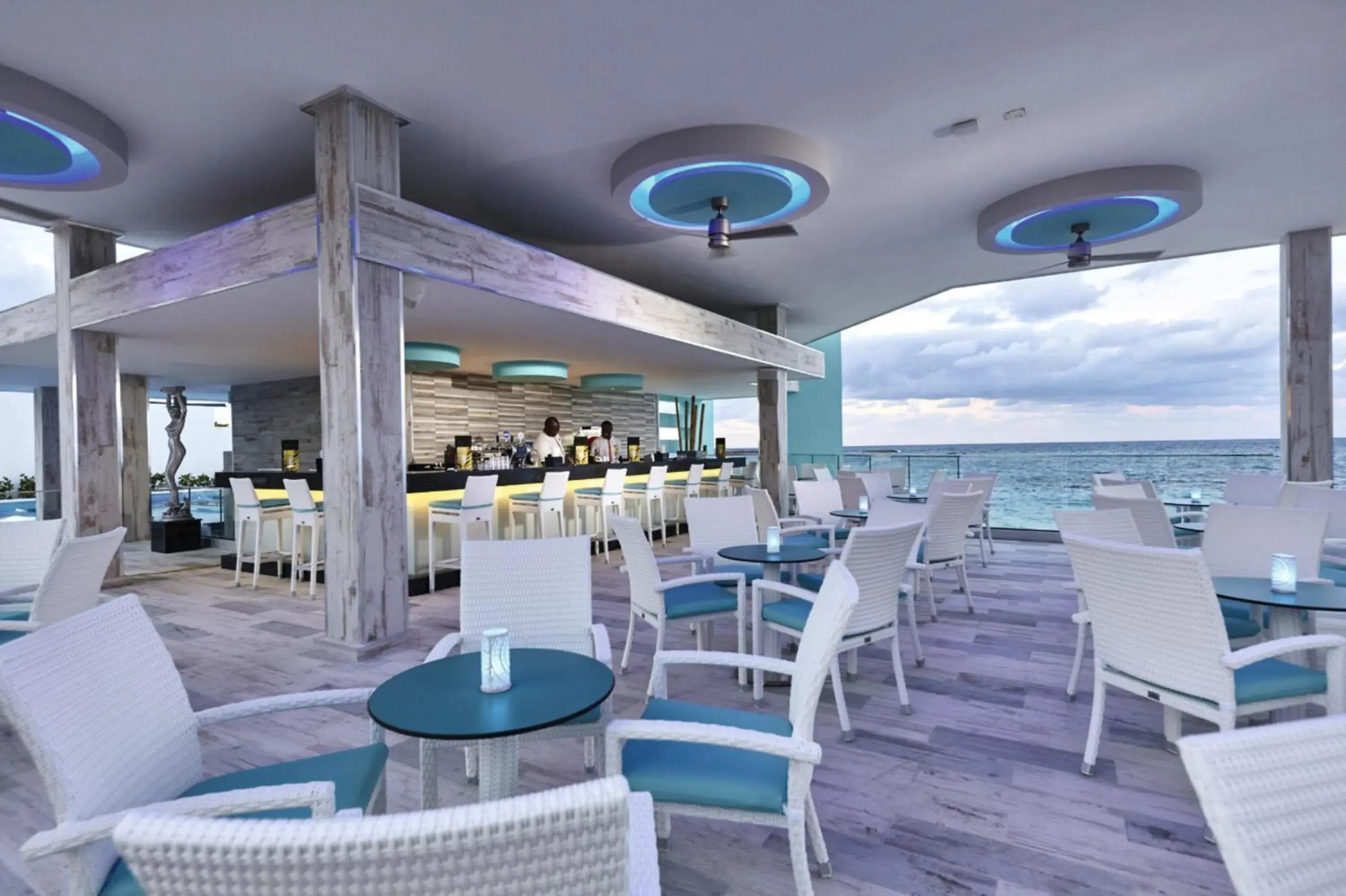 Lounge or bar in Riu Palace Paradise Island - Adults Only - All Inclusive Lounge or bar in Riu Palace Paradise Island - Adults Only - All Inclusive