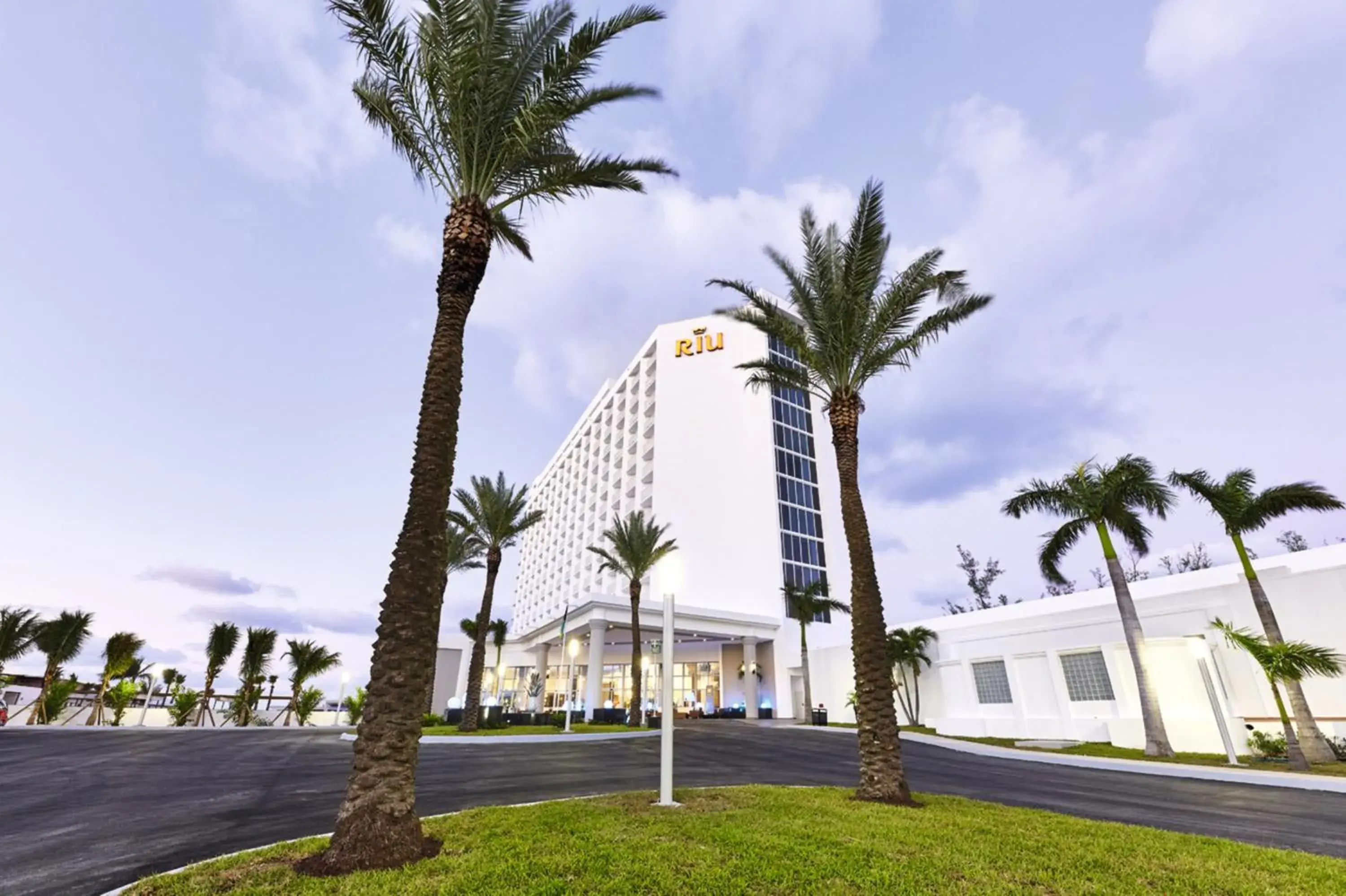 Facade/entrance in Riu Palace Paradise Island - Adults Only - All Inclusive Facade/entrance in Riu Palace Paradise Island - Adults Only - All Inclusive