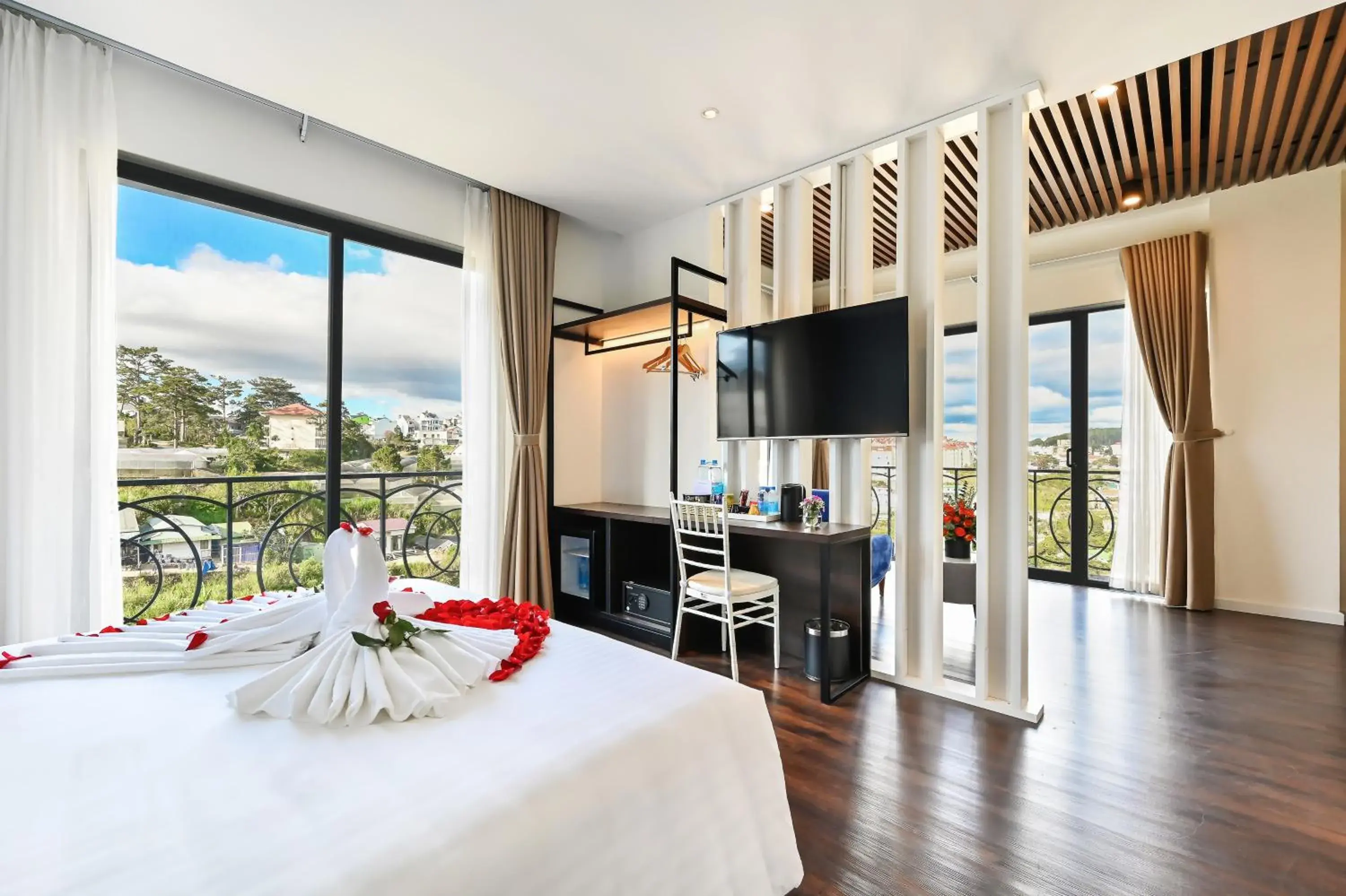 Photo of the whole room, Bed in Stillus Boutique Hotel Dalat Photo of the whole room, Bed in Stillus Boutique Hotel Dalat