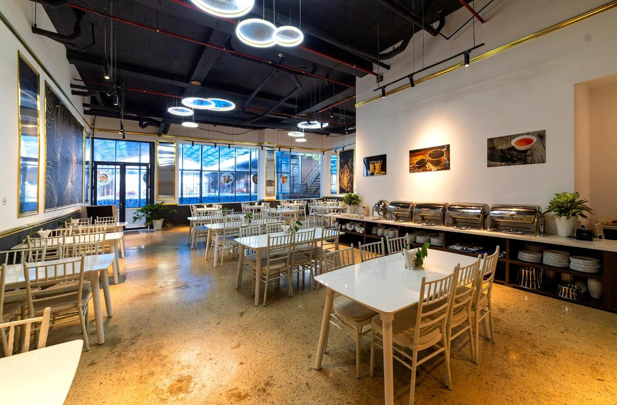 Restaurant/places to eat in Stillus Boutique Hotel Dalat