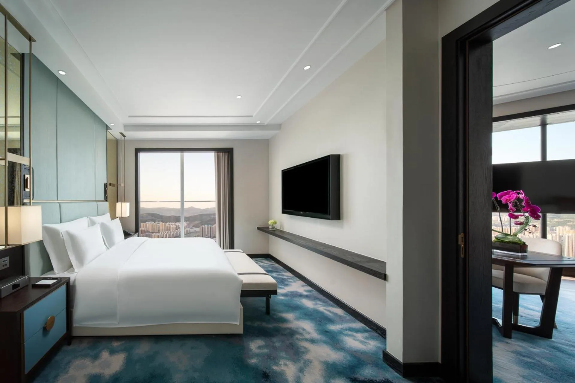 TV and multimedia, Bed in Kempinski Hotel Jinan