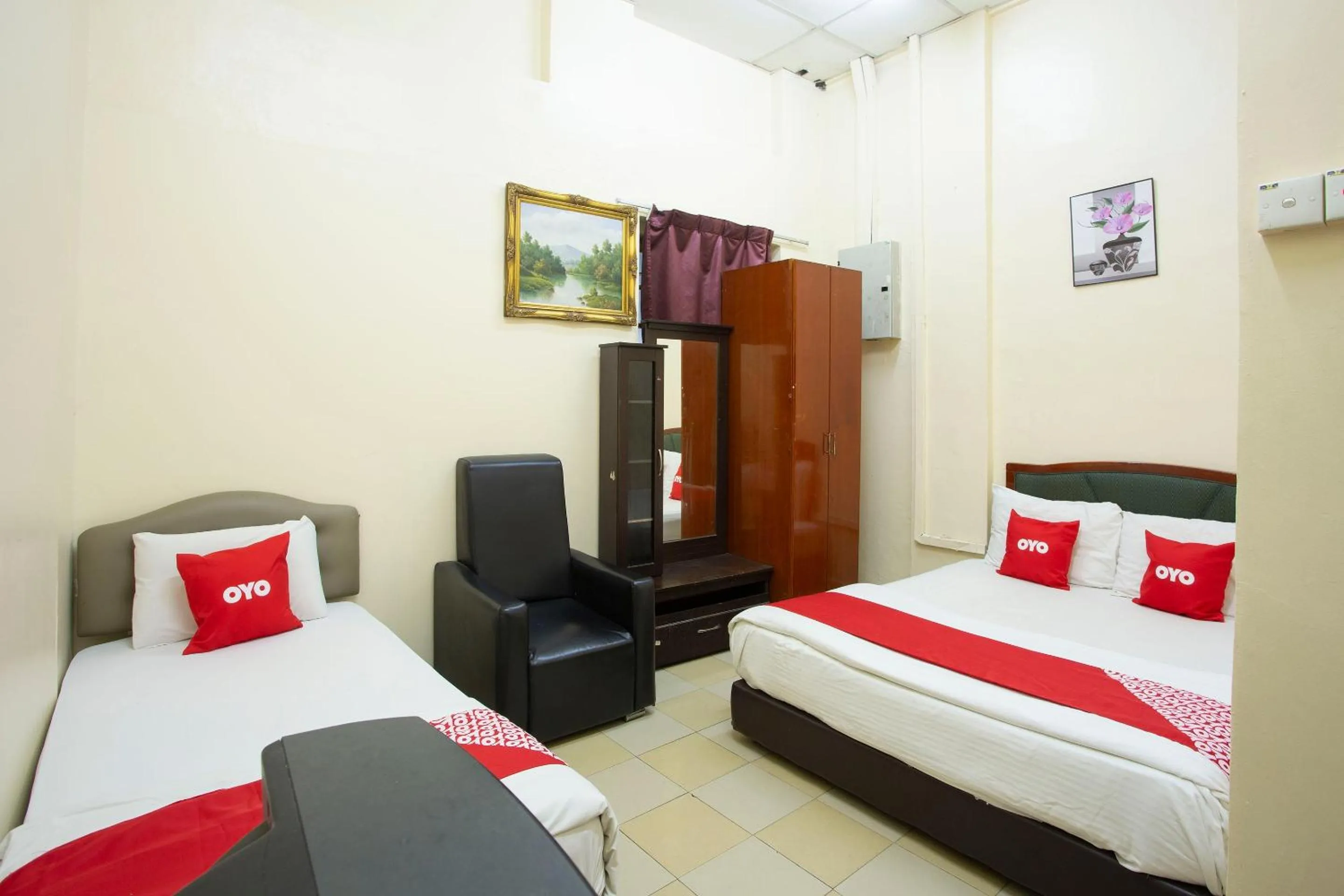 Bedroom, Bed in SPOT ON 90137 Casavilla Hotel Pudu