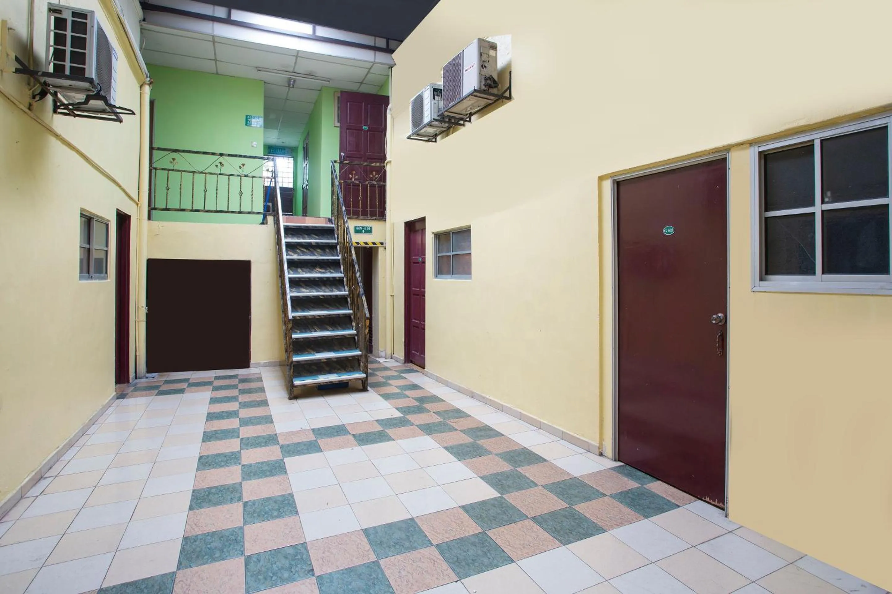 Lobby or reception in SPOT ON 90137 Casavilla Hotel Pudu