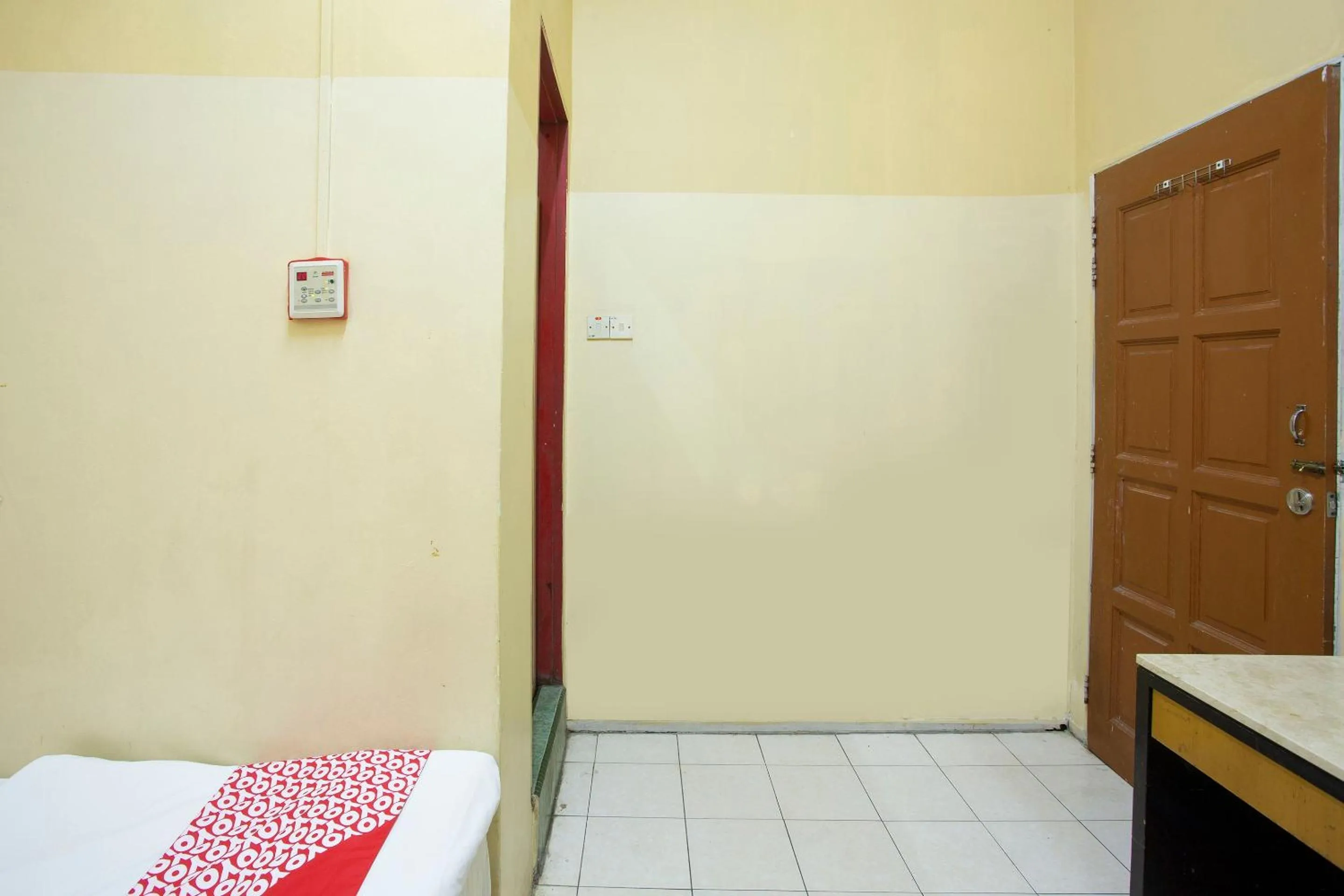 Bedroom, Bed in SPOT ON 90137 Casavilla Hotel Pudu