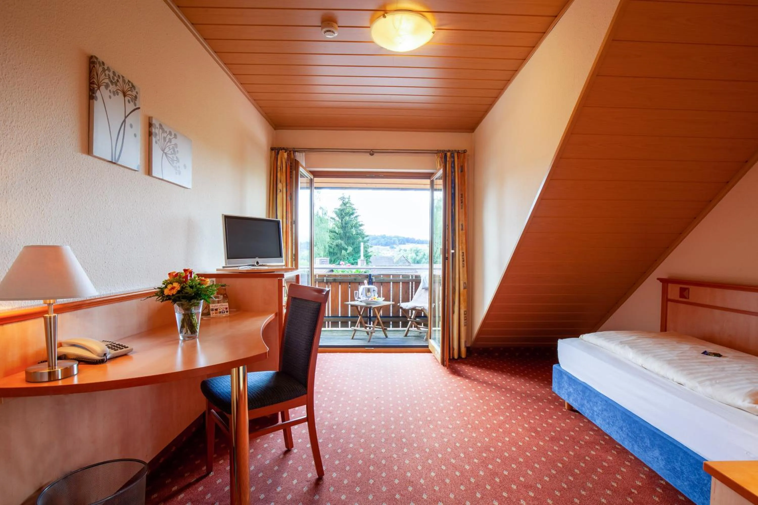 Garden, Bed in Landgasthof 'Zur Quelle'