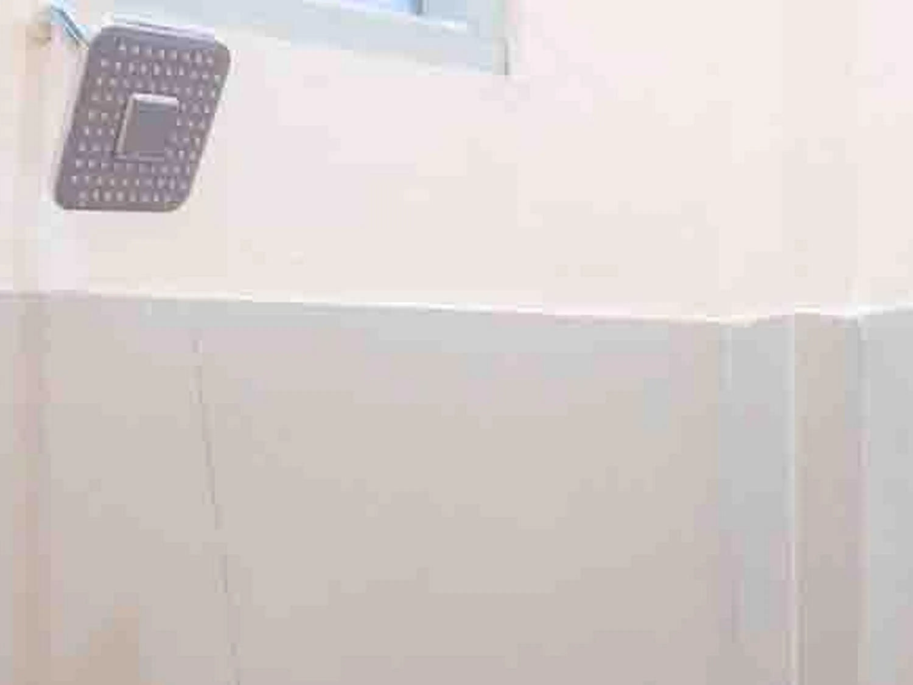 Bathroom in Artayya Puri 2 near Alun Alun Caruban Mitra RedDoorz